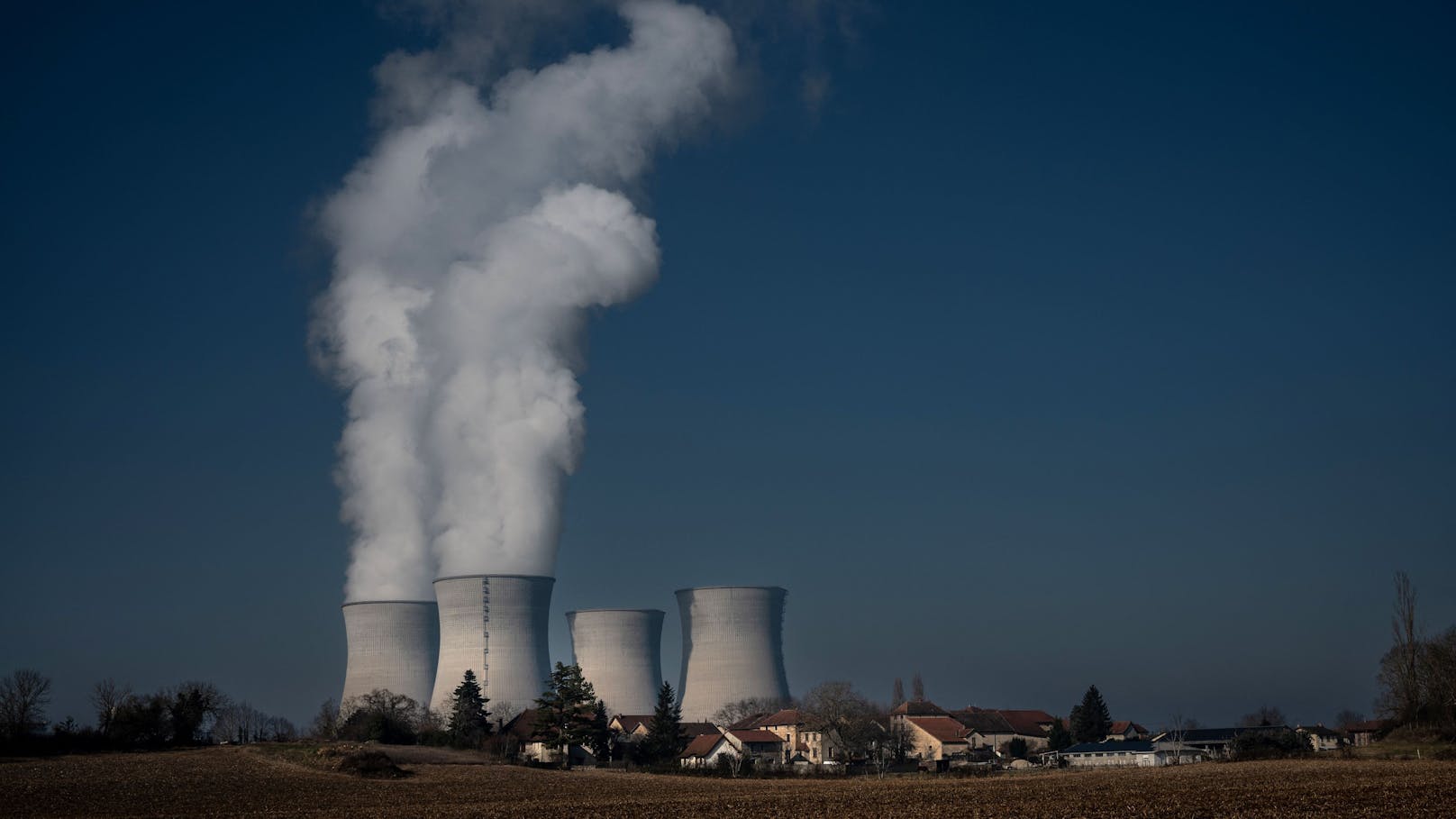 Die EU-Kommission will Investitionen in Gas- und Atomkraftwerke als klimafreundlich einstufen. Im Bild: Das französische AKW Bugey. 