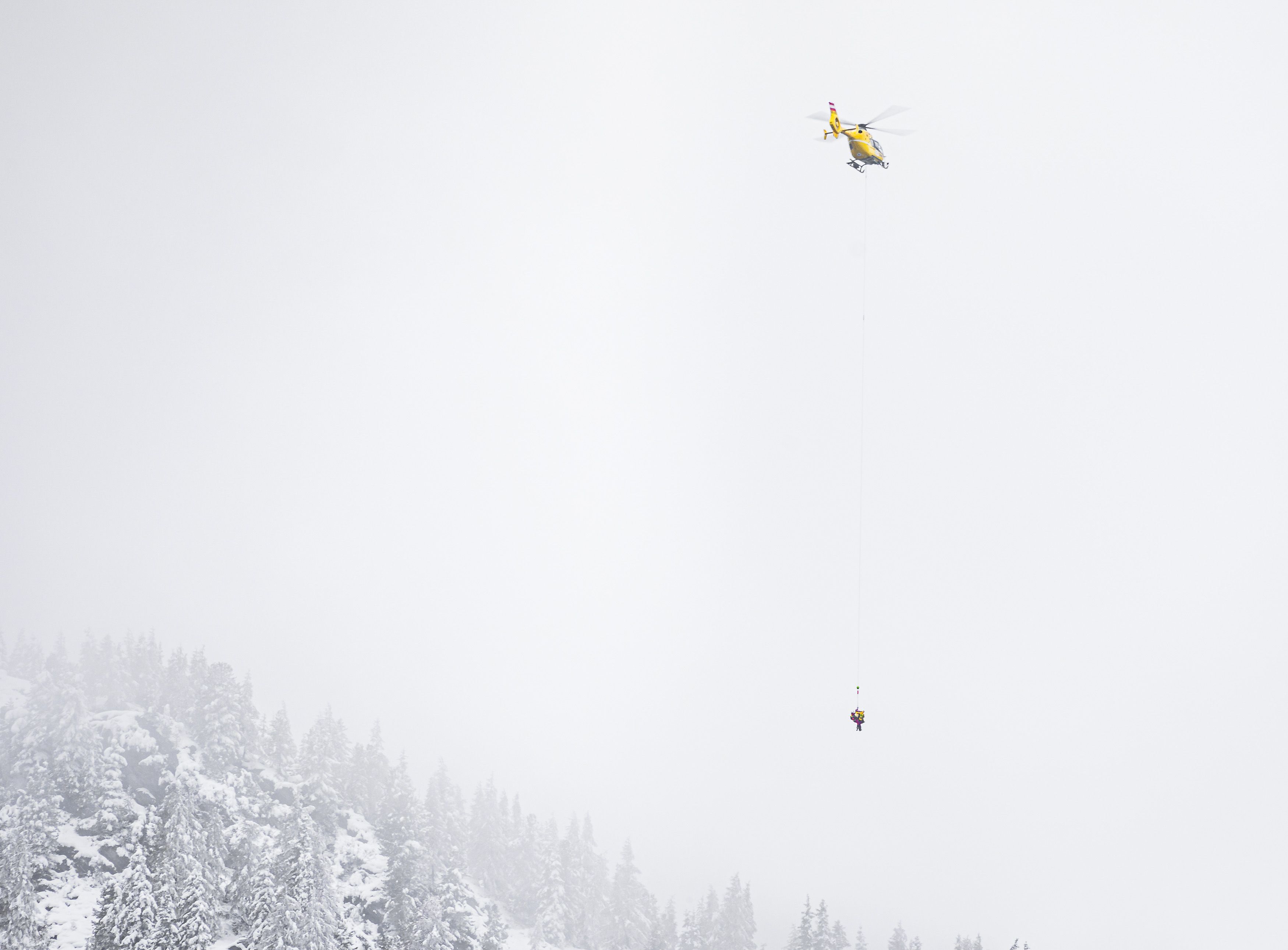 Der 60-Jährige musste auf Grund der akuten Lawinengefahr mittels Tau geborgen werden. Symbolbild. 