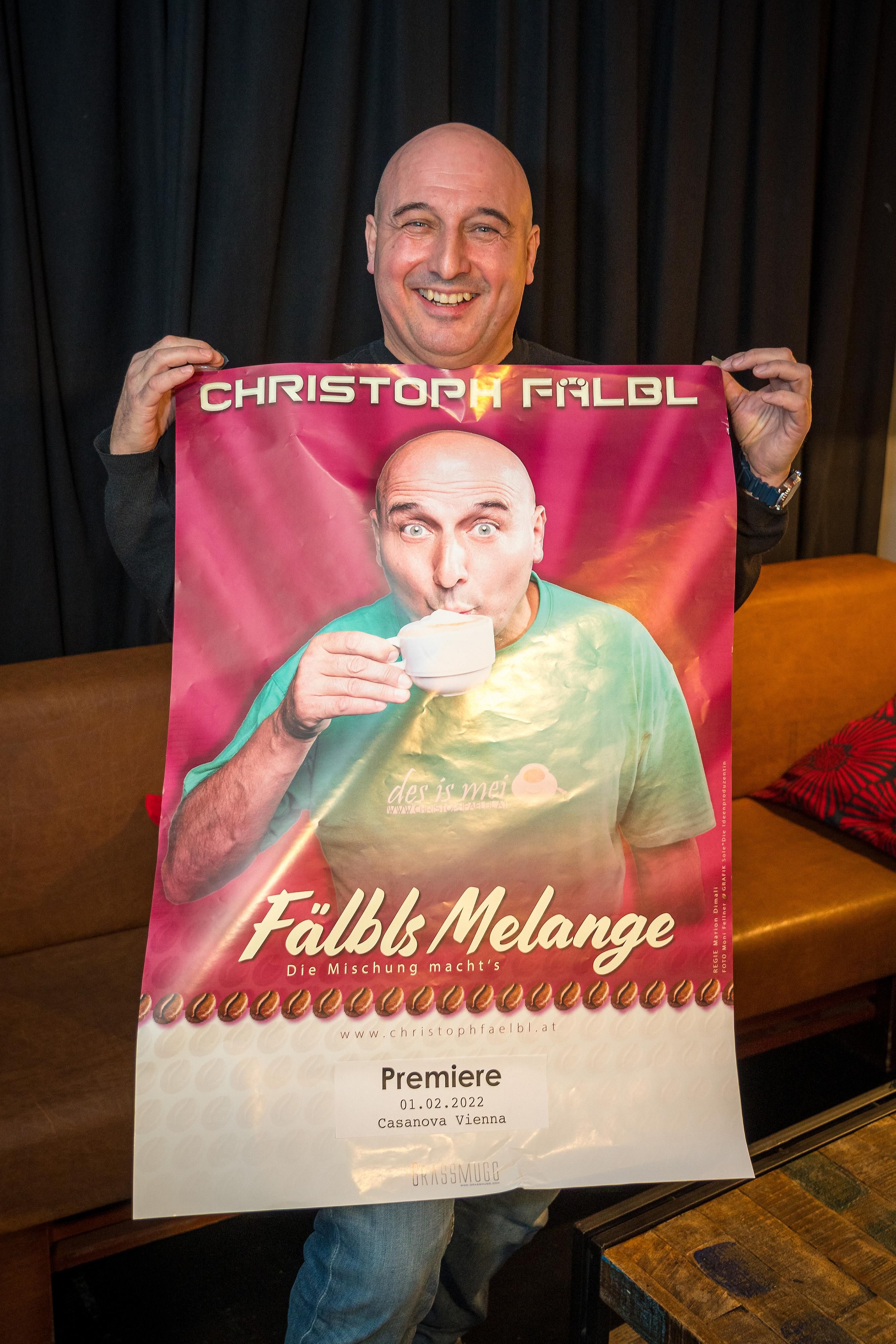 Unter Christoph Fälbls Fans befinden sich viele bekannte Gesichter – sogar Ö3 Frühstückerin Claudia Stöckl outet sich als Fan.