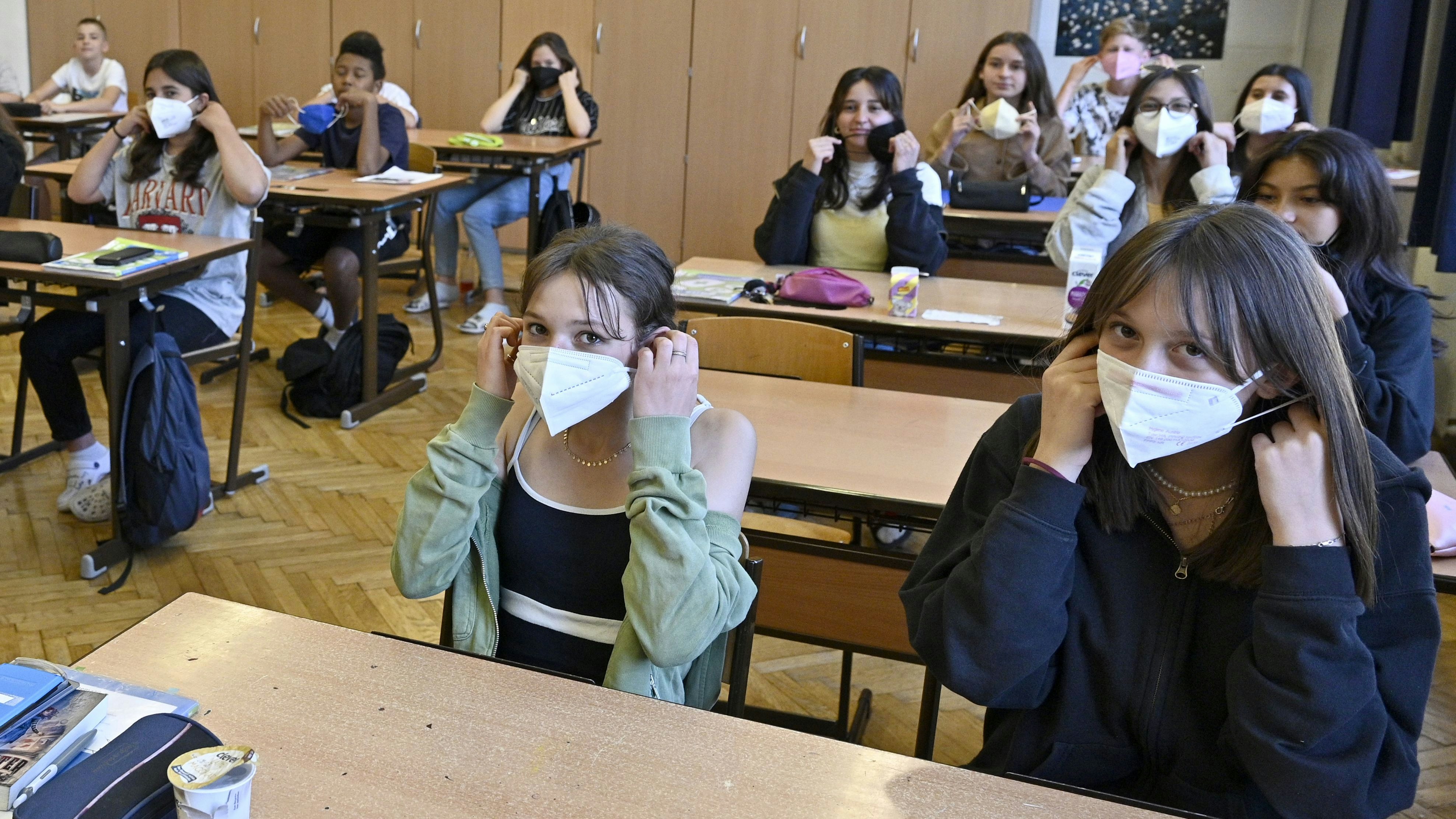 Tagelang wurde über ein Ende der Maskenpflicht in den Schulen gerungen.