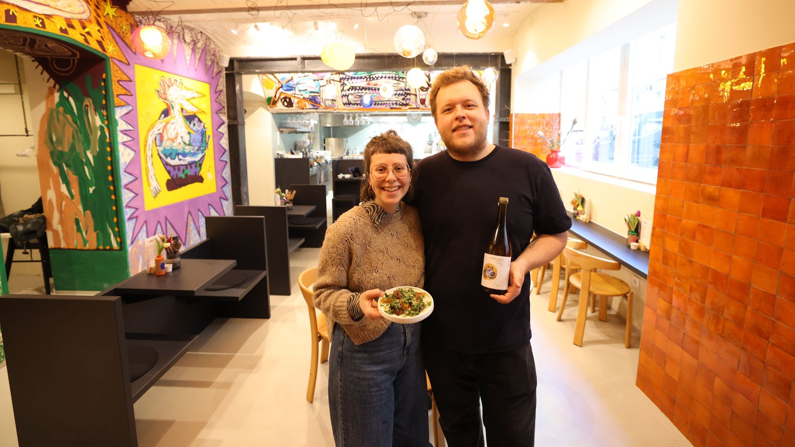 Katrin Wondra (28) und Max Hauf (27) betreiben im "Maka Ramen" extrem hohen Aufwand, damit ihre Ramen ganz besonders schmecken.