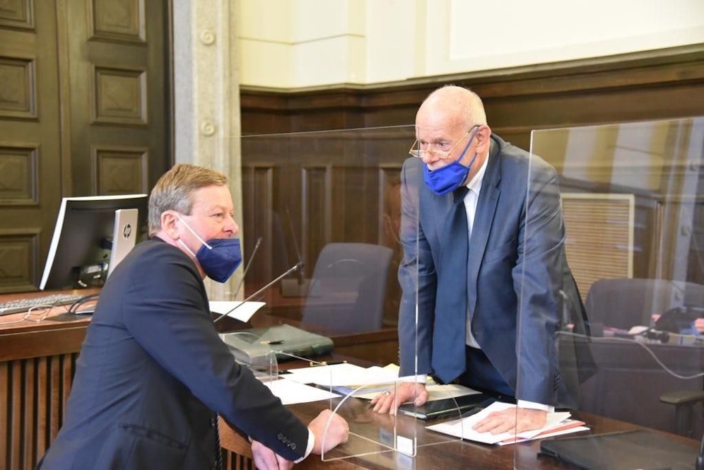 Gottfried Waldhäusl im Drasenhofen-Prozess vor Gericht - jetzt gibt es wieder Ermittlungen.