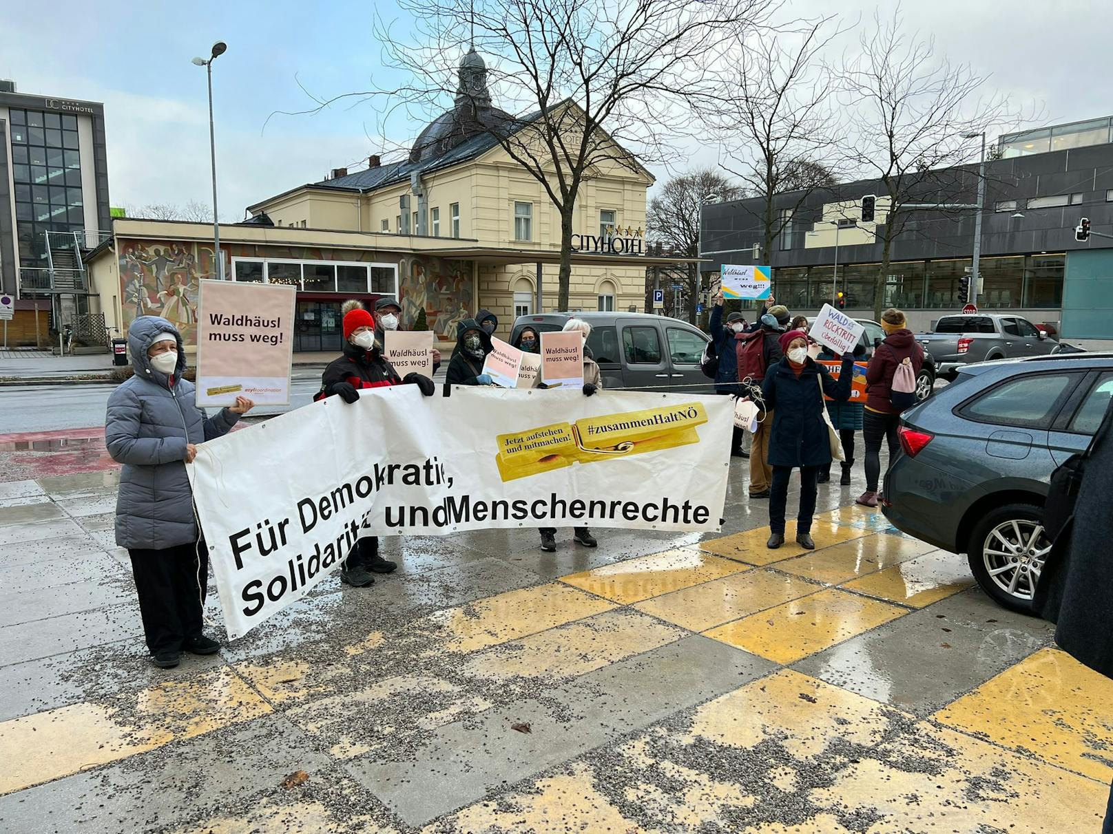 Demo gegen Waldhäusl.