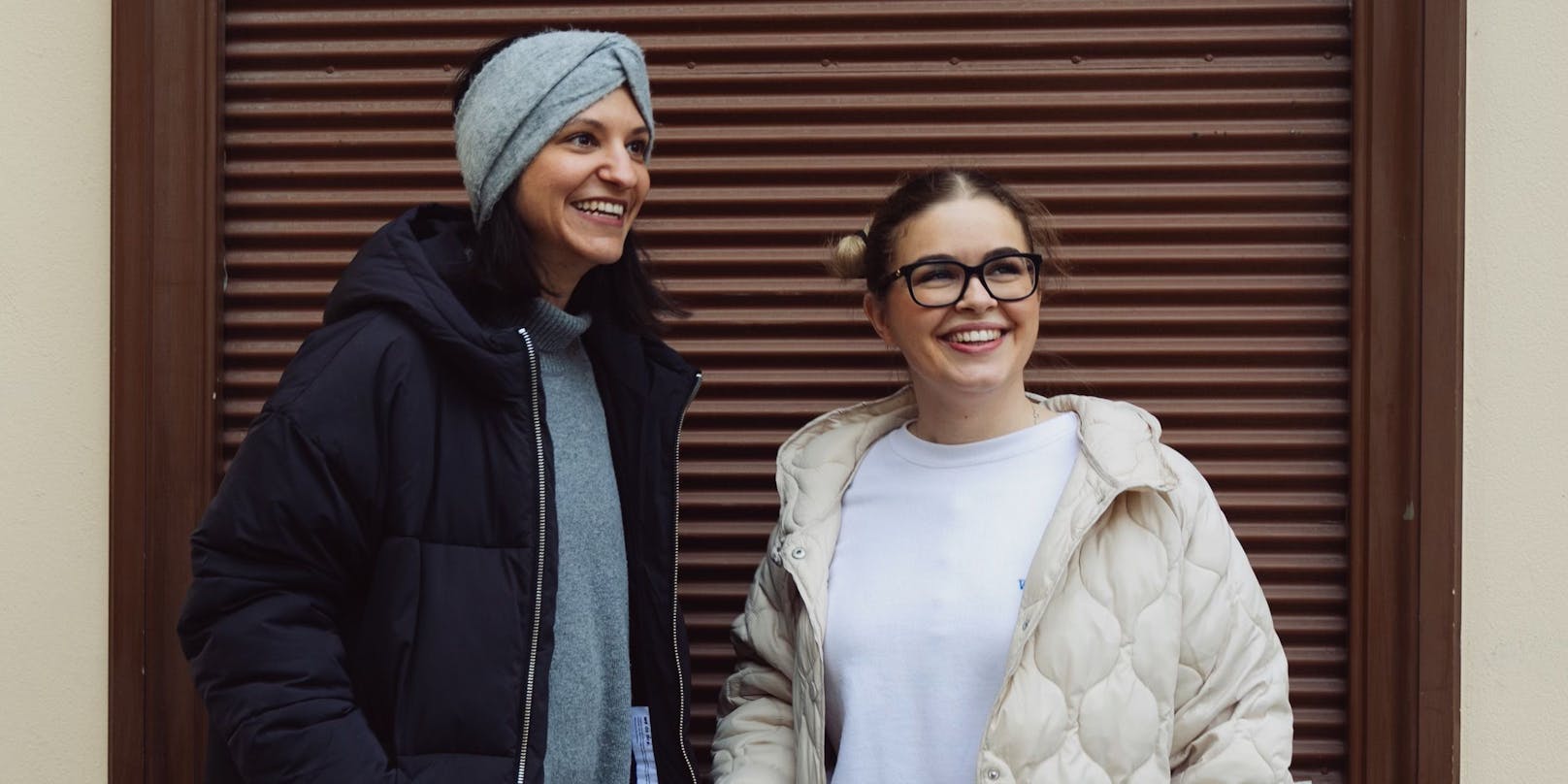 Jasmin (links) und Marie-Louise (rechts) betreiben das Foto-Projekt "Wie Wien wohnt" auf Instagram.
