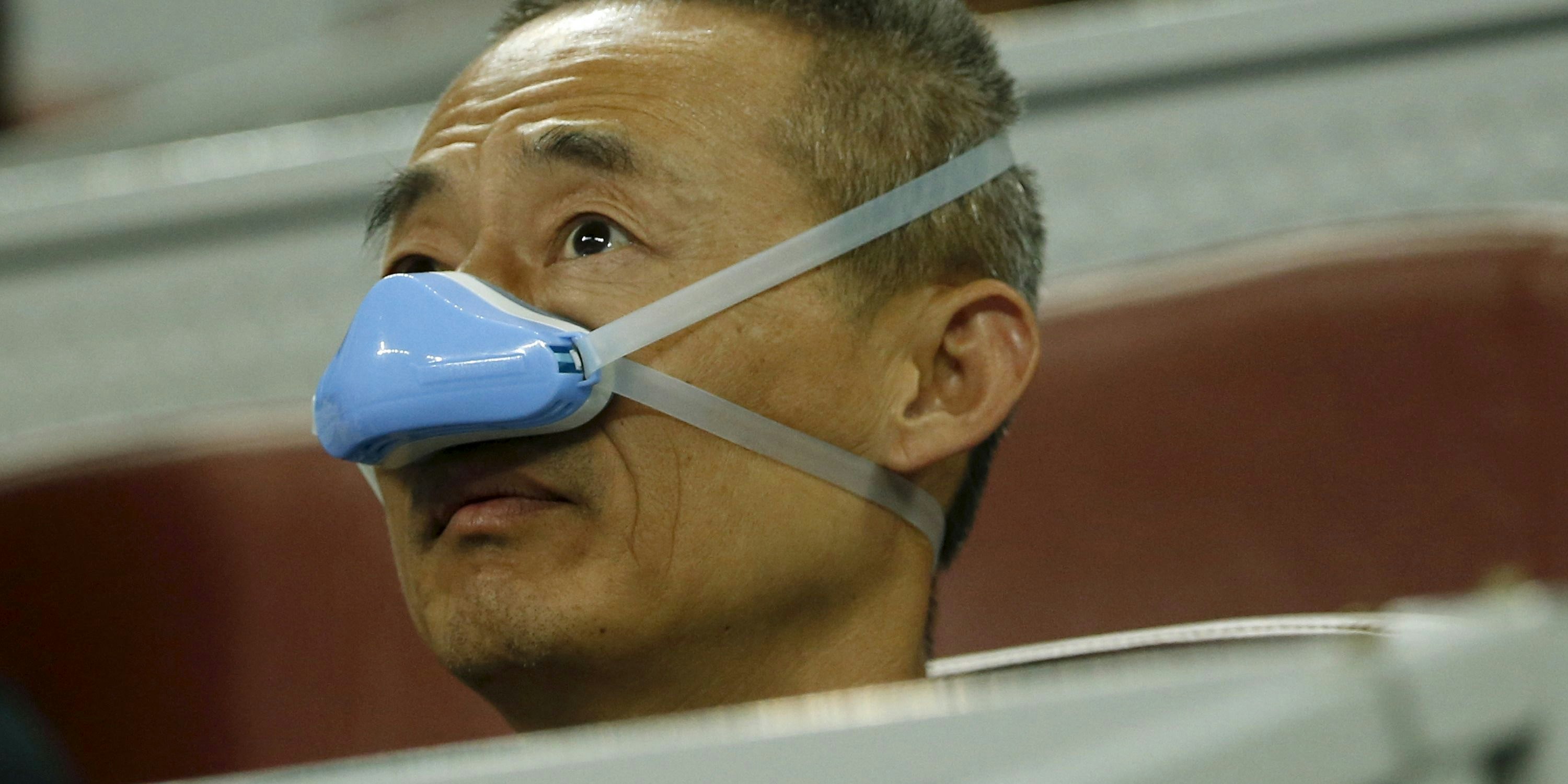 Schon 2015 trug dieser Mann ein Vorgängermodell der sogenannten "Kosk" bei einem Tennismatch in China.