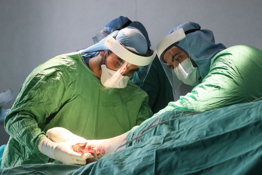 Mehrere Spitäler wiesen den kleinen Buben ab. (Symbolbild)