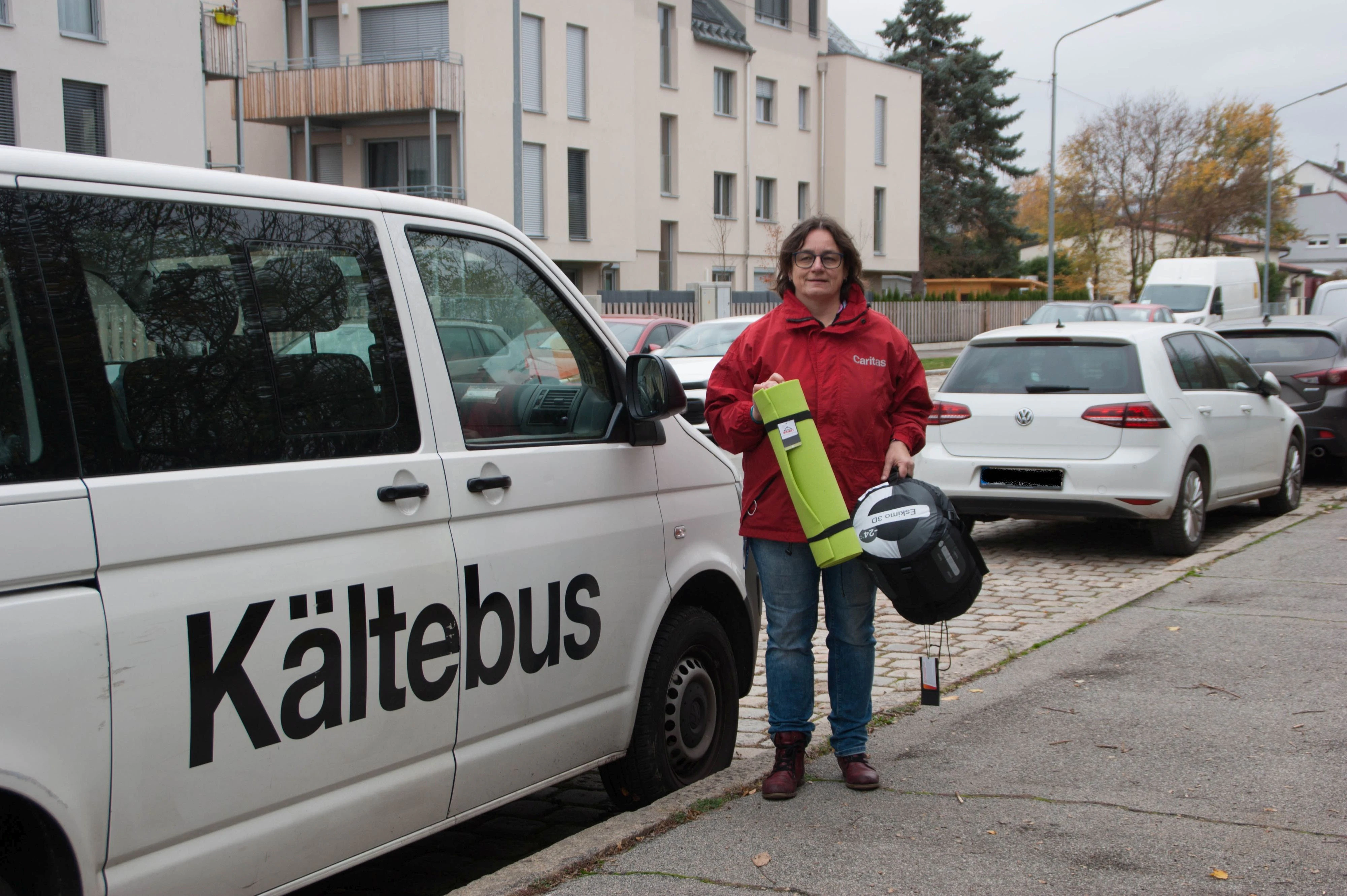 Eine Isomatte und ein Schlafsack wirken oft Wunder. Wer helfen will, kann ein Gruft-Winterpaket kaufen.