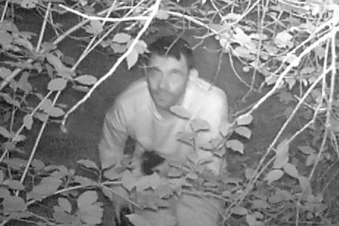 Eine Wildkamera knipste ein Bild des mutmaßlichen Täters.
