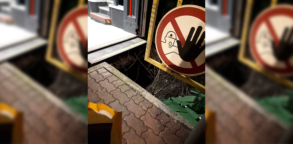 Passagiere mussten am Mittwoch in NÖ über die Gleise aussteigen.