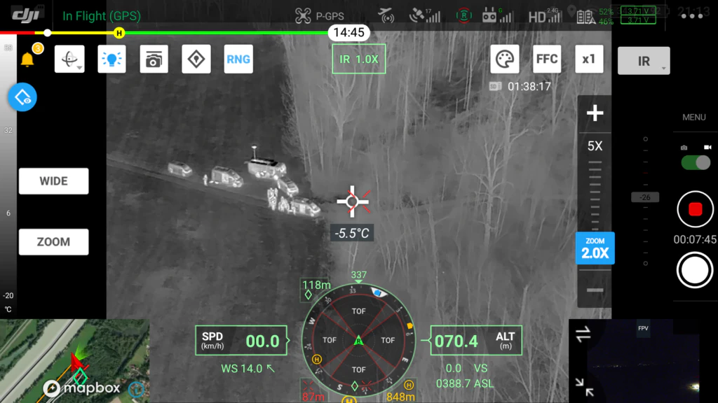 Die Feuerwehr war auch in der Luft im Einsatz. Mit Hilfe einer mit einer Wärmebildkamera ausgestatteten Drohne konnte der Vermisste gefunden werden.