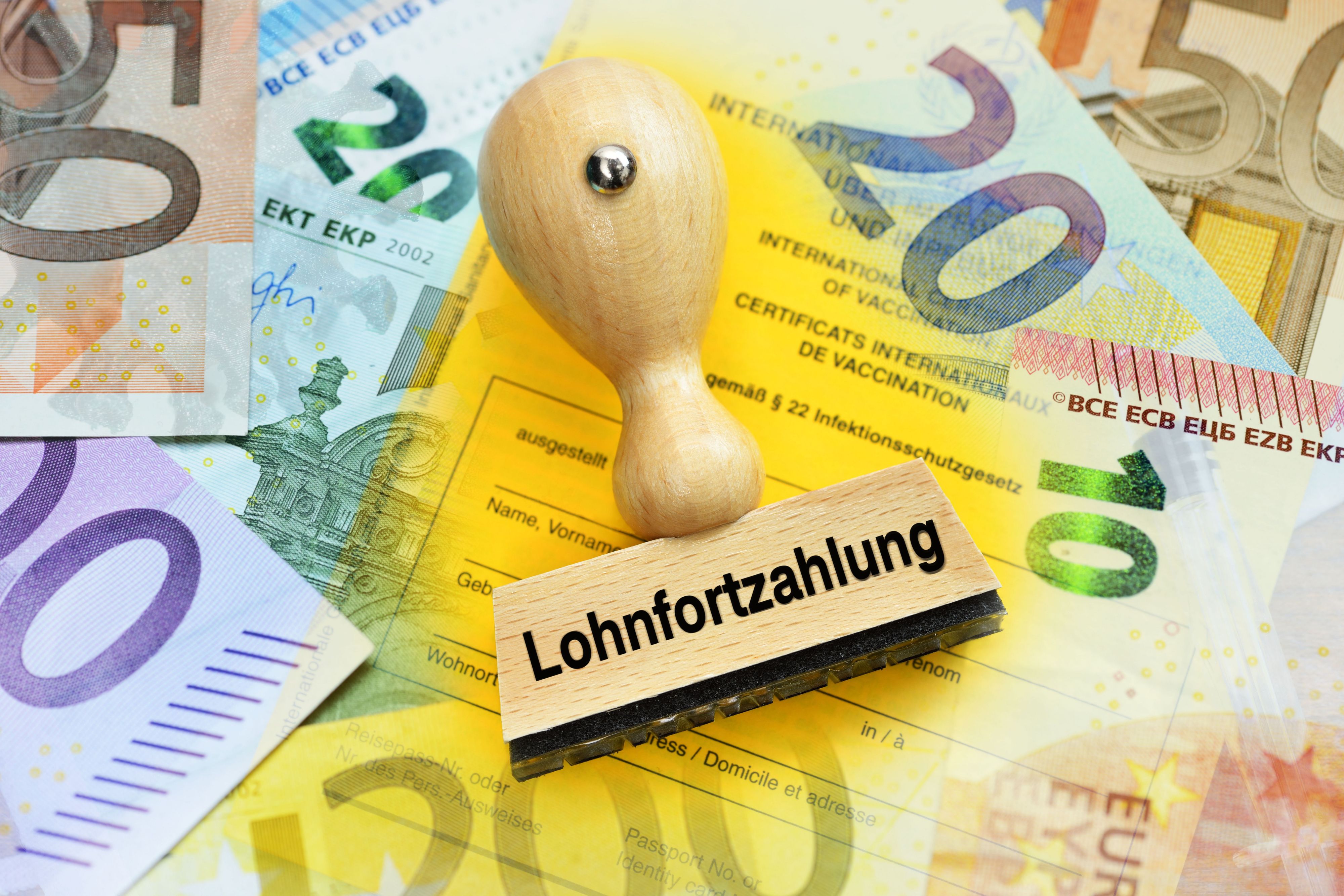 Die Corona-Krise trifft uns hart - viele müssen auf ihre Ersparnisse zurückgreifen.