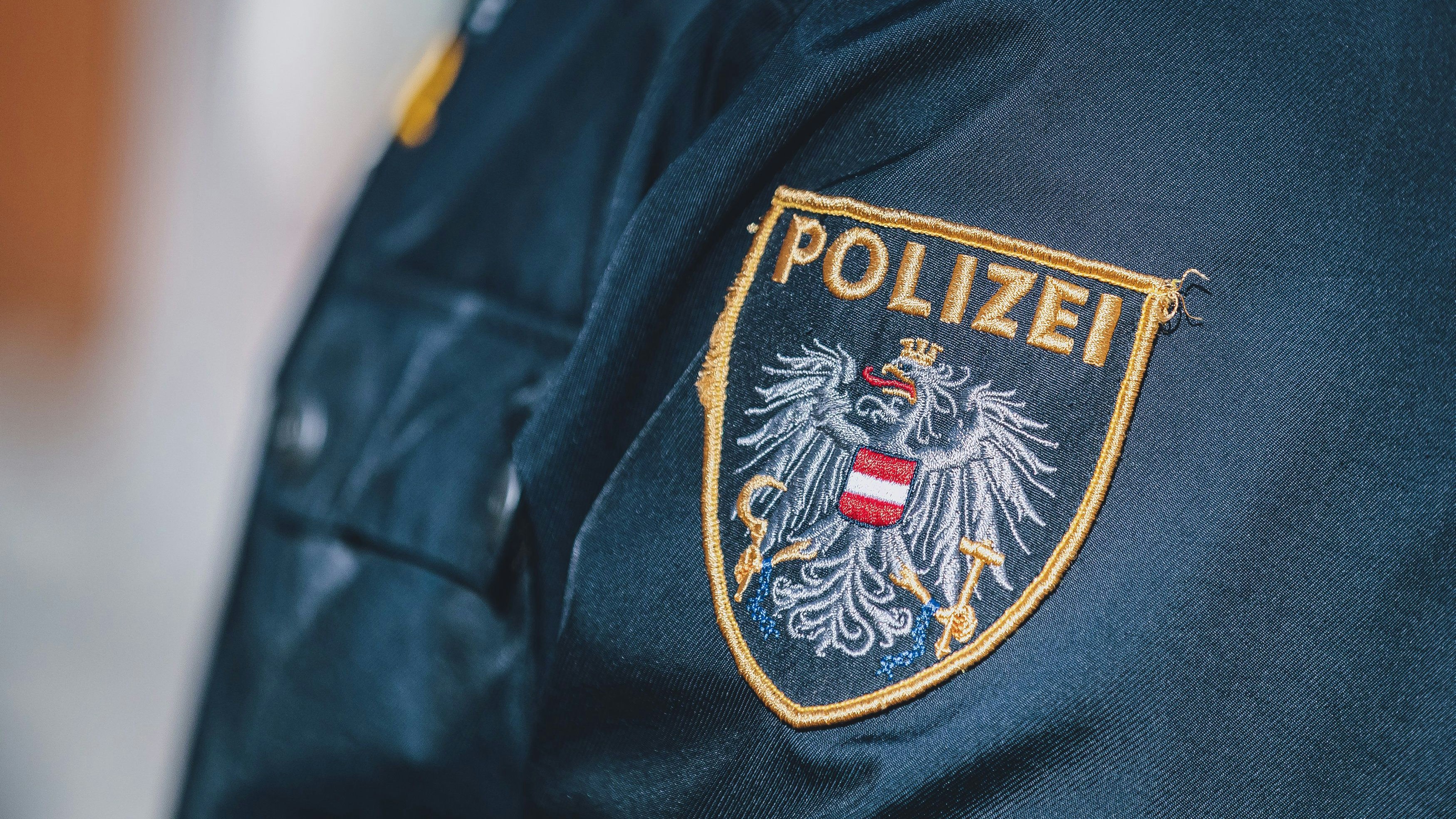 Heute.at - Rätselhafter Todesfall: Frau stirbt bei Polizei-Einsatz