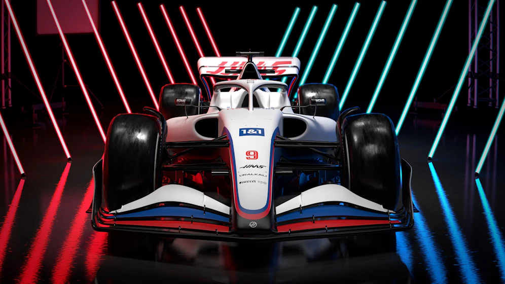 Haas stellt den VF-22 vor. 