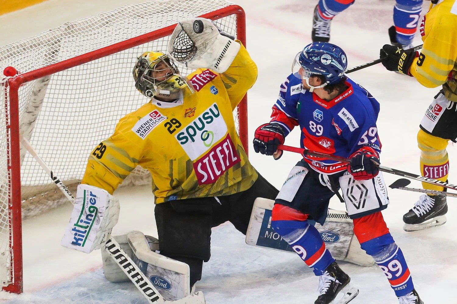 Die Capitals schlagen die Haie.