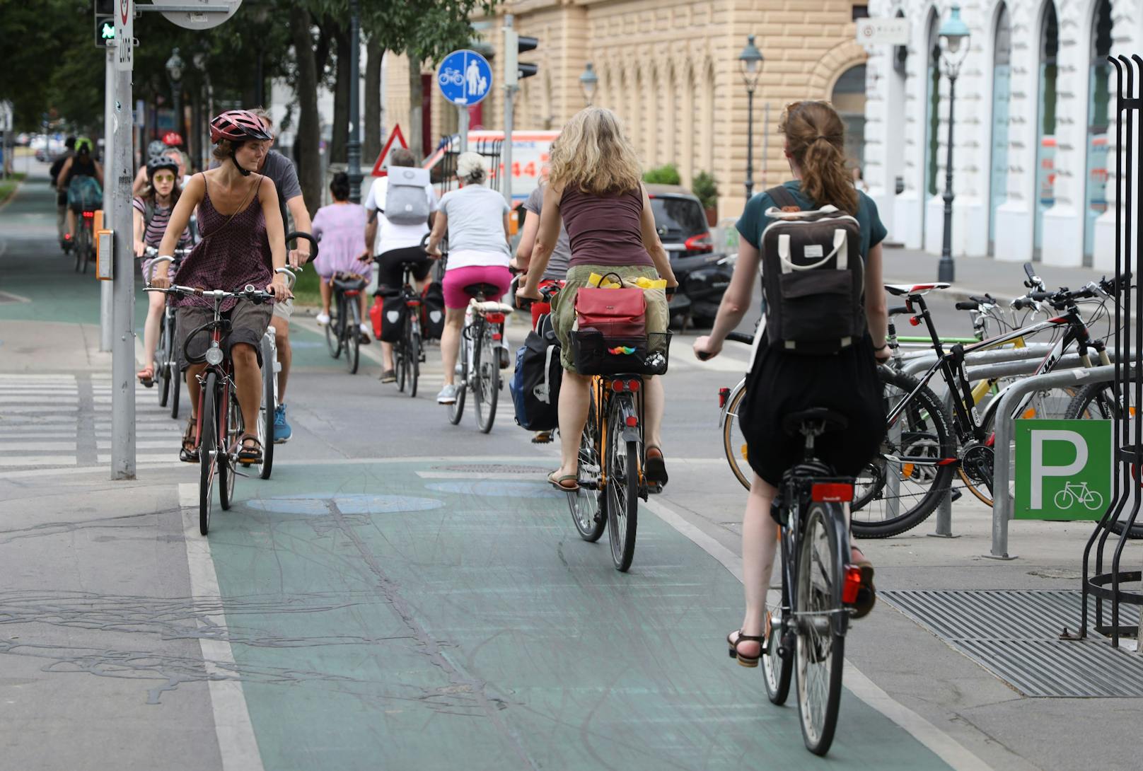 Das Radeln wird in Wien immer beliebter. Das nützt auch dem Klima: In Wien wird durch den Verkehr zwei Drittel weniger CO2 verursacht als im Bundesländerschnitt.