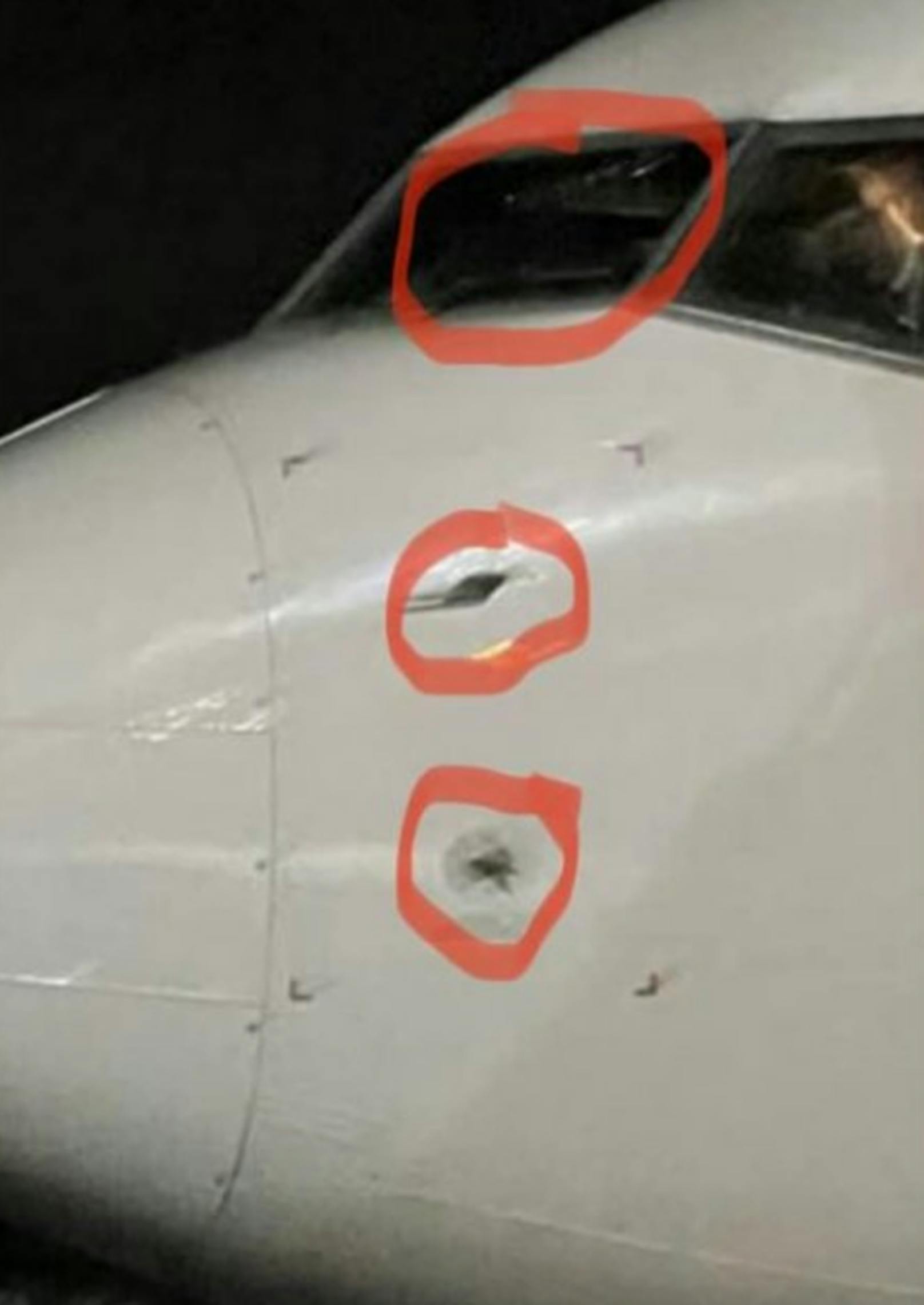 Am 3. Februar 2022 entstanden schwere Schäden an der Windschutzscheibe und dem Rumpf einer Maschine der ETF Airways.