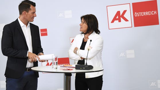 Heftige Kritik übt AK-Präsidentin Renate Anderl an der Impflotterie der Regierung (im Bild mit Sozialminister Wolfgang Mückstein)