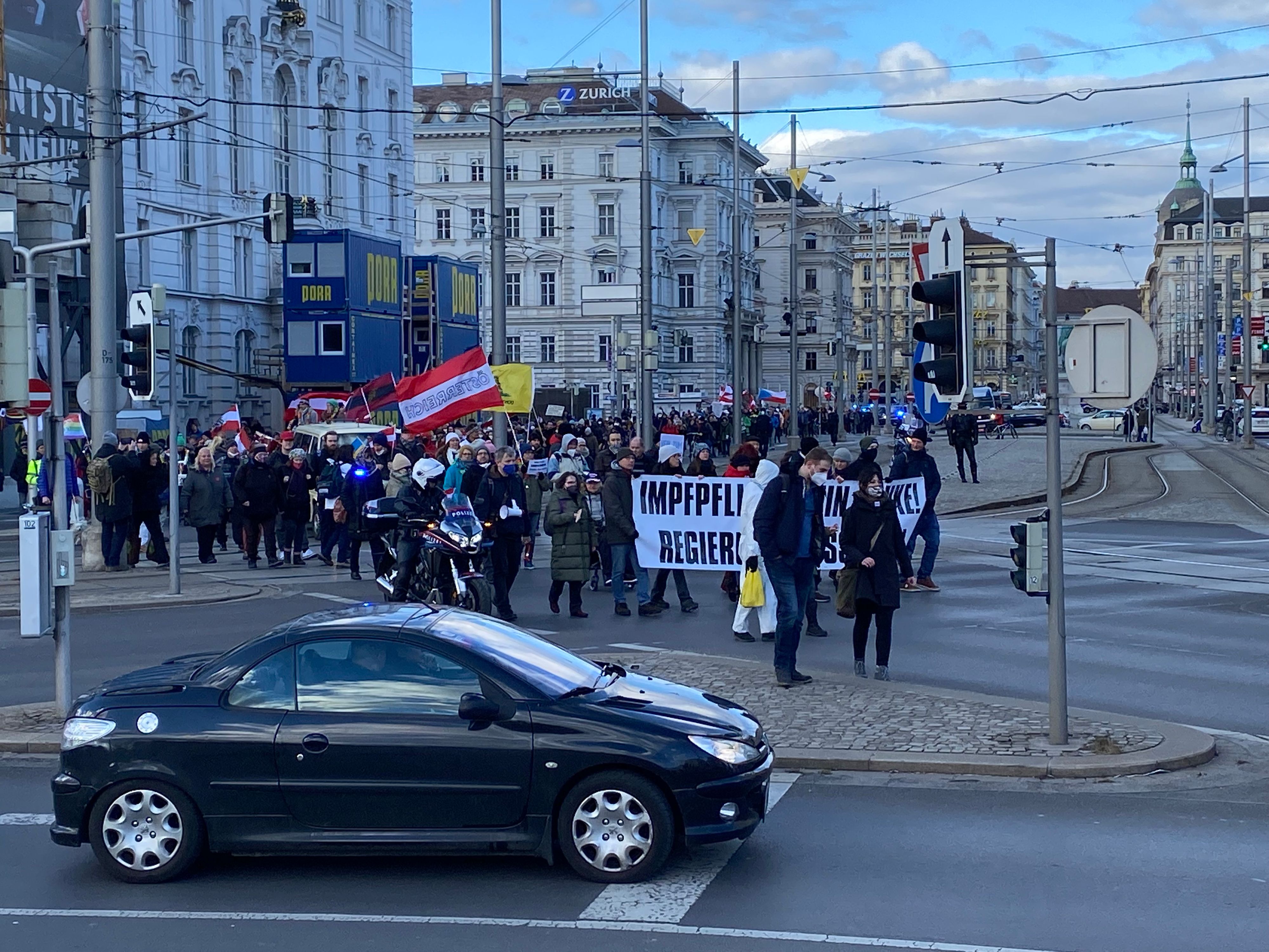 Corona-Demo gegen die Impfplicht in der Wiener Innenstadt
