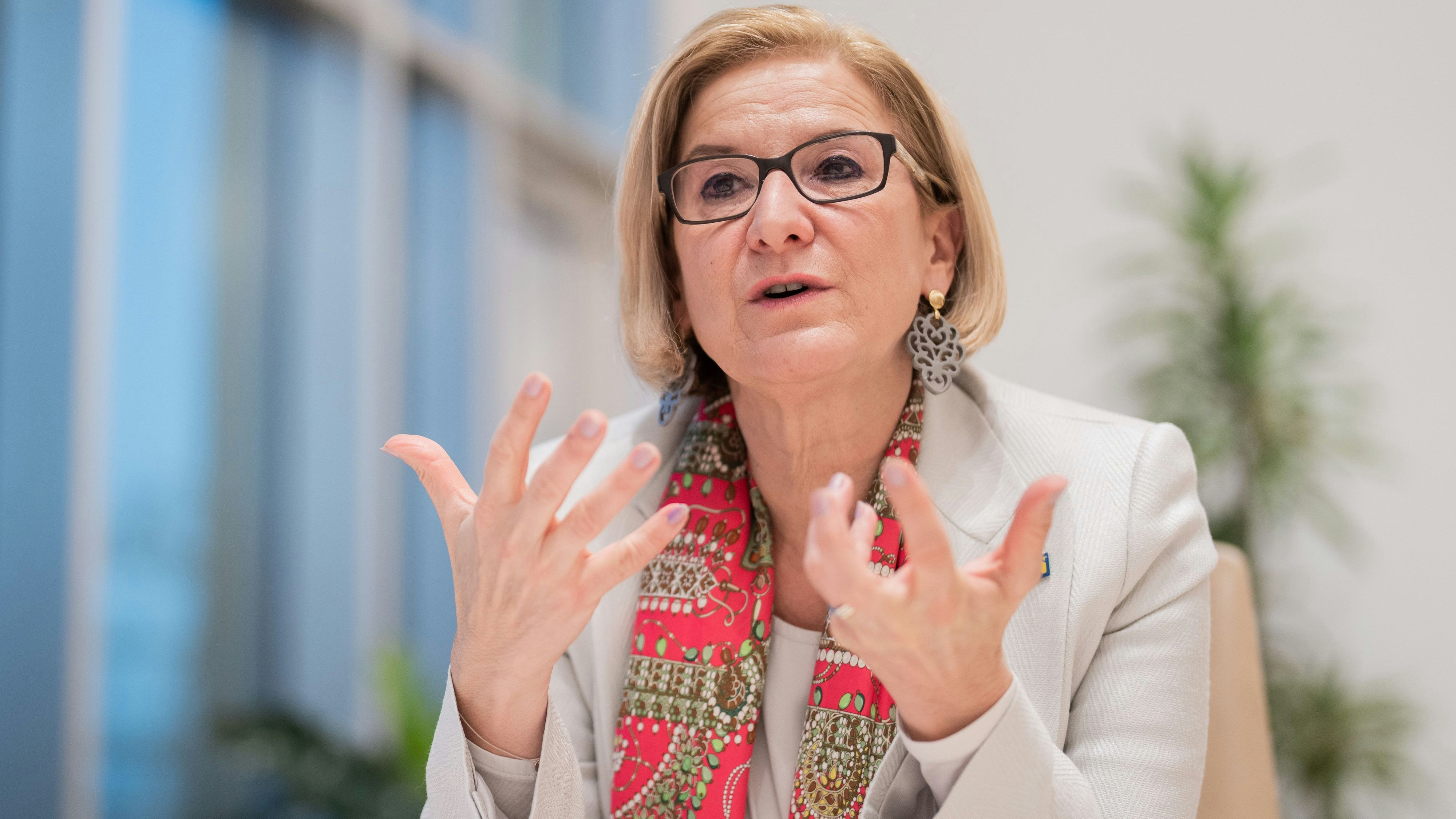 Den "Gsindl"-Sager könne sie nicht überprüfen, aber Johanna Mikl-Leitner entschuldigt sich für die Causa.