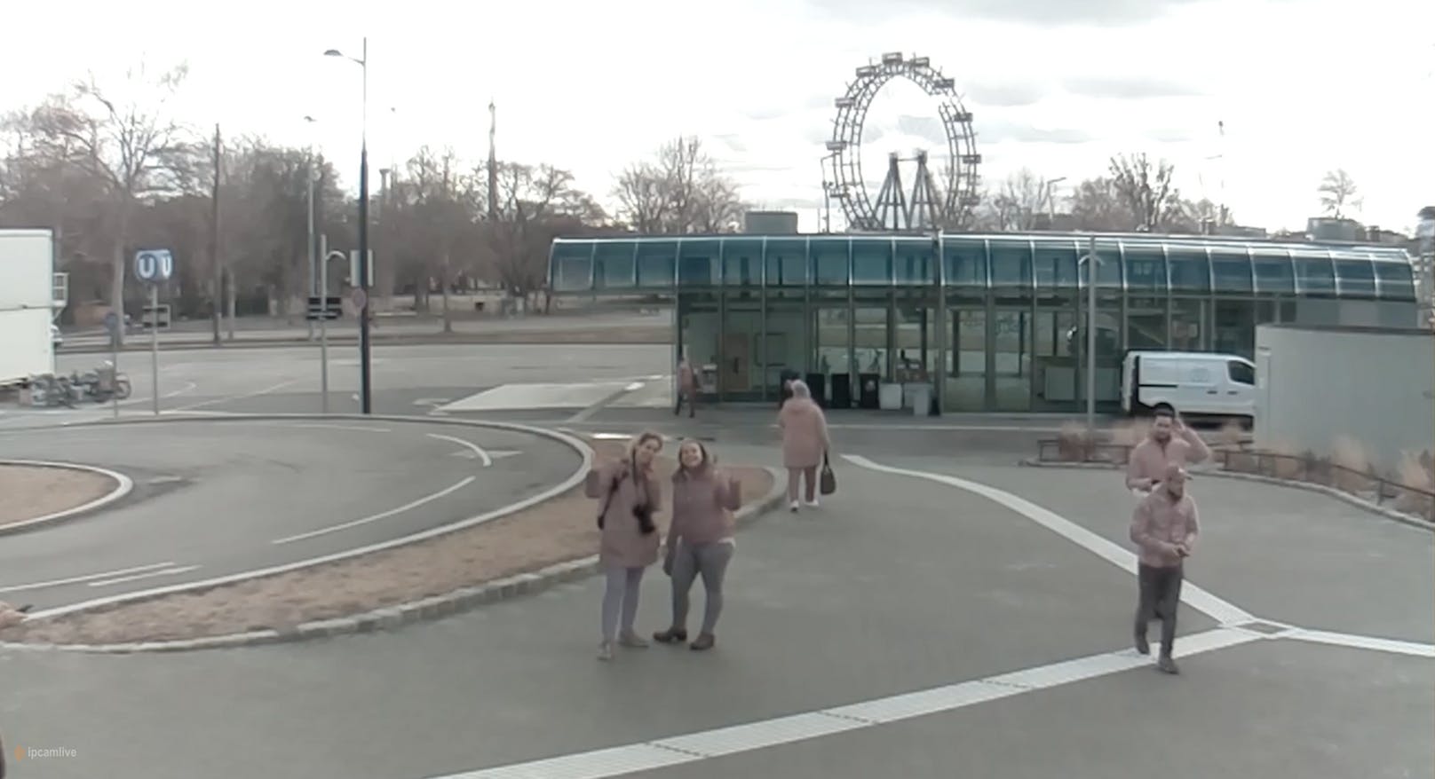 Über eine Kamera wird das Geschehen am Praterstern live übertragen.