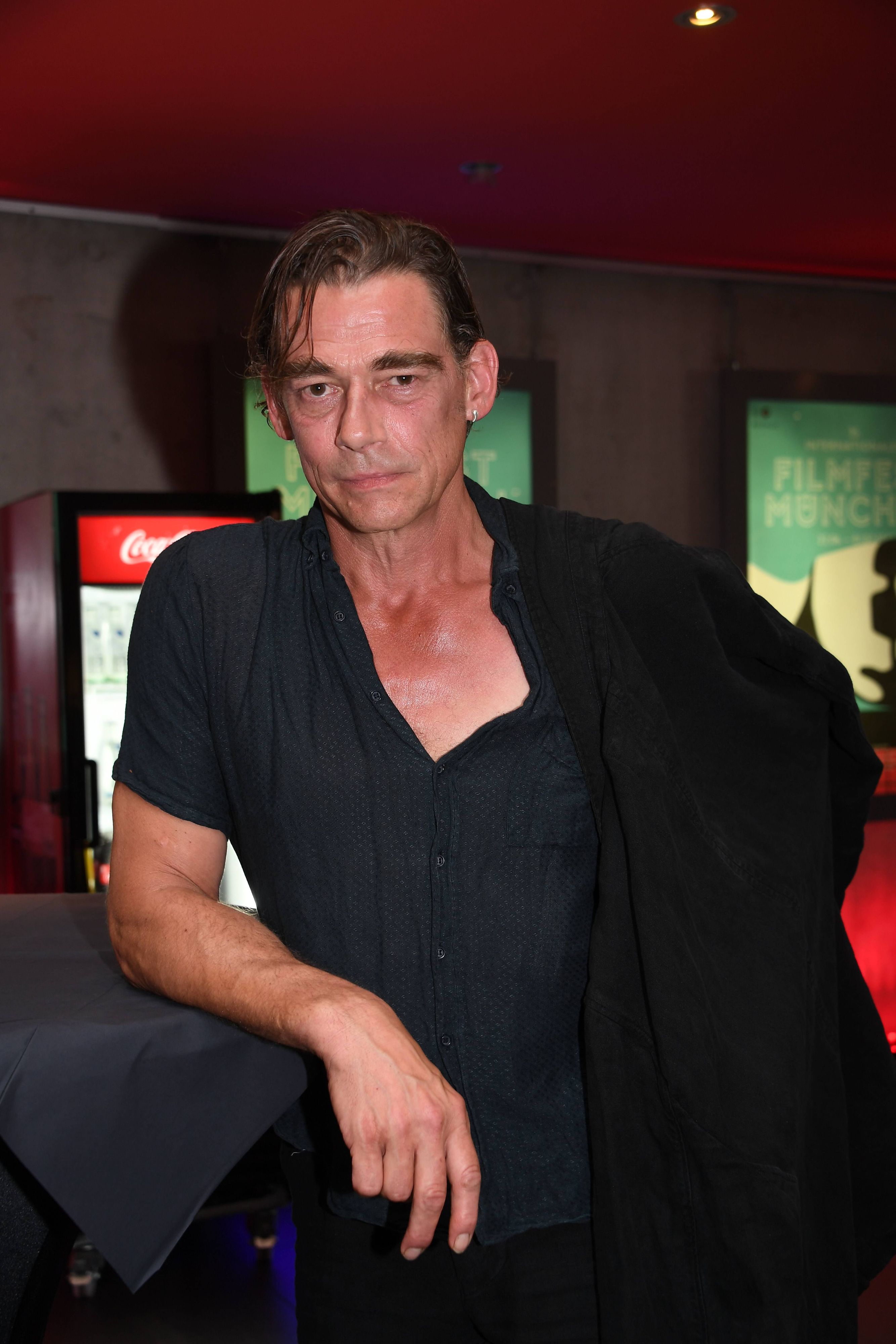 Schauspieler Martin Feifel ist stinksauer.