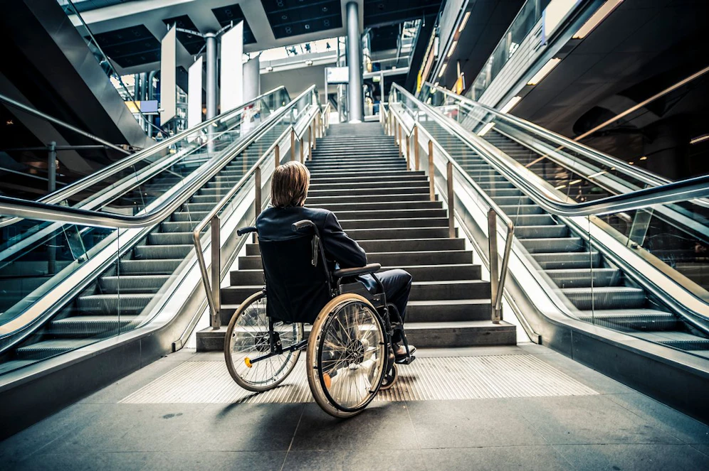 Können viele Gelähmte bald auf Rollstühle verzichten?
