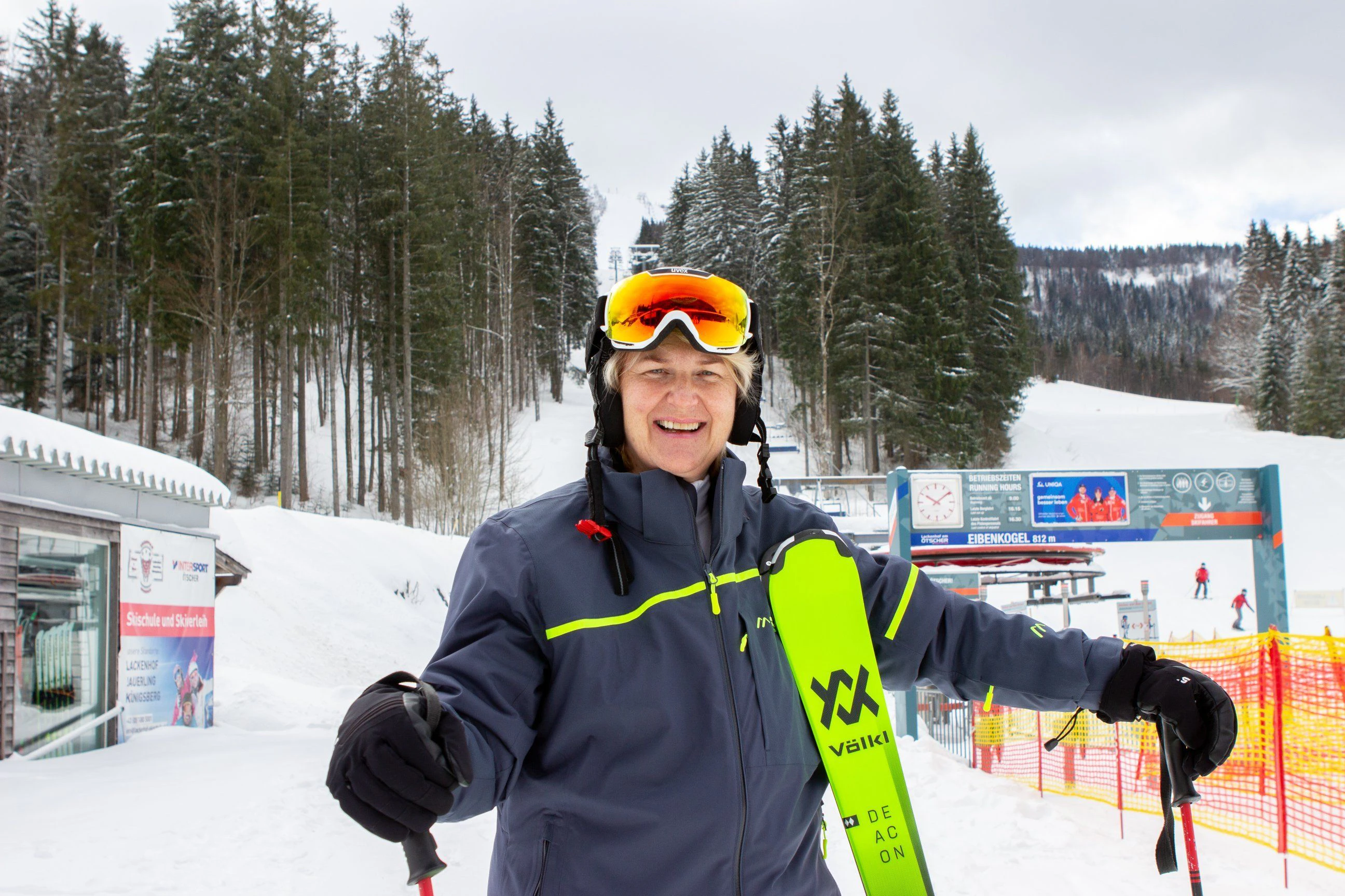 Helga Krismer beim Skifahren in Lackenhof.