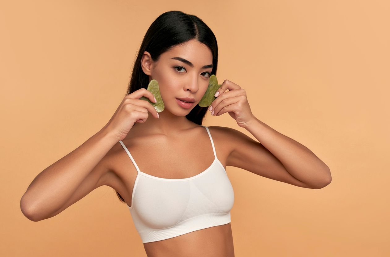 Wer schöne Haut will muss nicht immer leiden. Die Tatsache, dass du einen harten Massagestein für deine neue Gesichts- und Körperpflege verwendest, ändert nichts an der Aussage. Die Ergebnisse von diesem Wellness-Tool sprechen im Endeffekt für sich selbst.