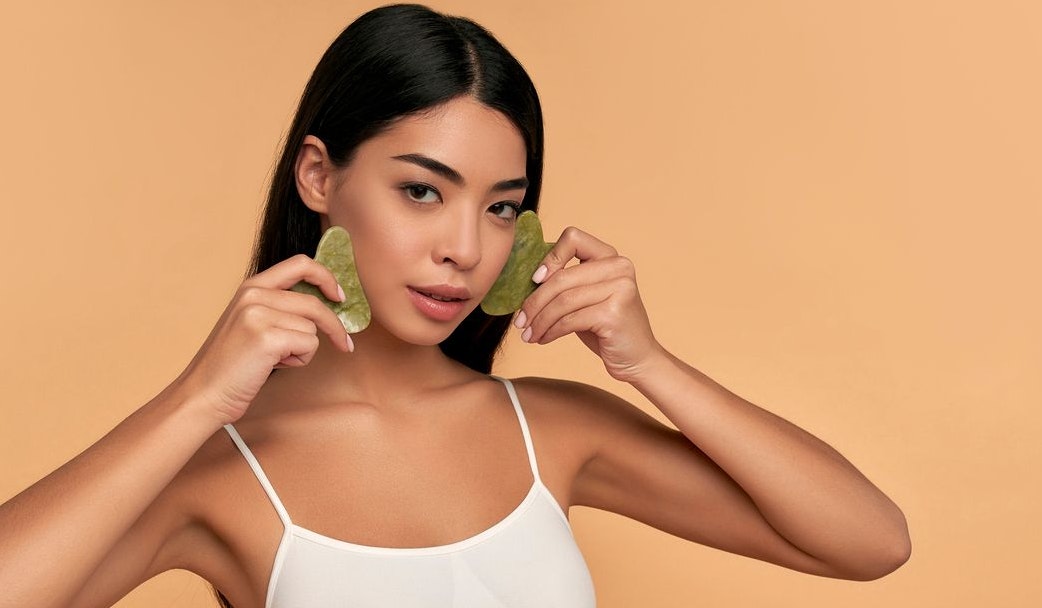 Wer schöne Haut will muss nicht immer leiden. Die Tatsache, dass du eine harten Massagestein für deine neue Gesichts- und Körperpflege verwendest ändert nichts an der Aussage. Die Ergebnisse von diesem Wellness-Tool sprechen im Endeffekt für sich selbst.