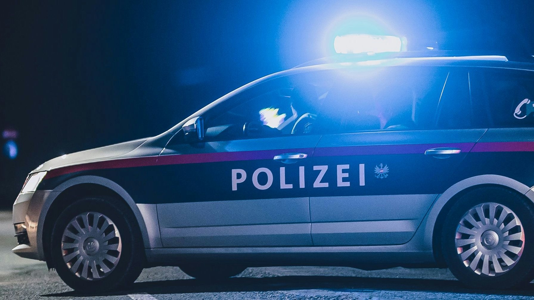 Die Polizei soll mit einem einzigen Knopfdruck gerufen werden können. (Symbolbild)