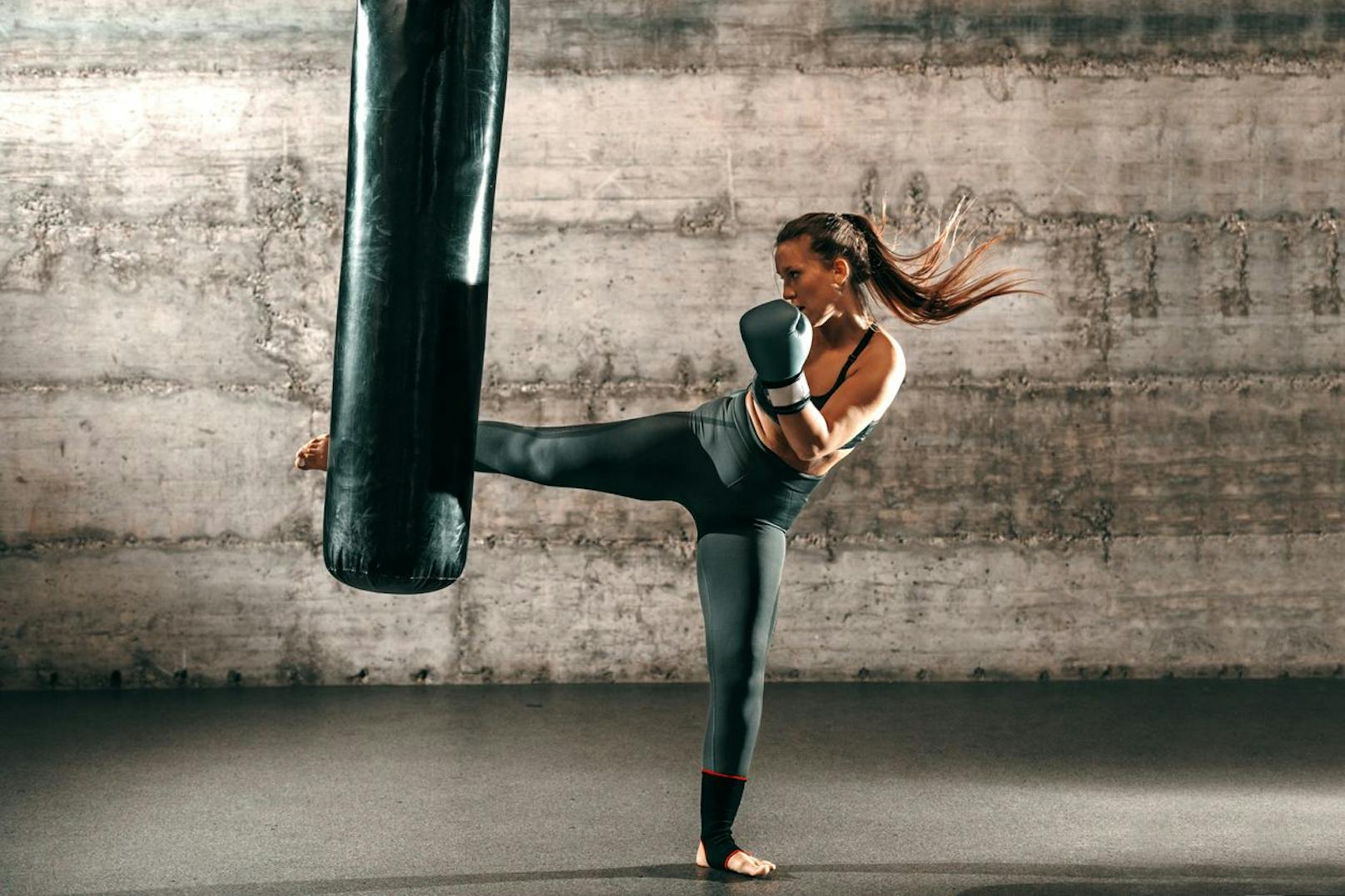 Widder sind selbstsichere Menschen, die ihr volles Potential bei Sportarten wie Kickboxen oder Boxen unter Beweis stellen können.