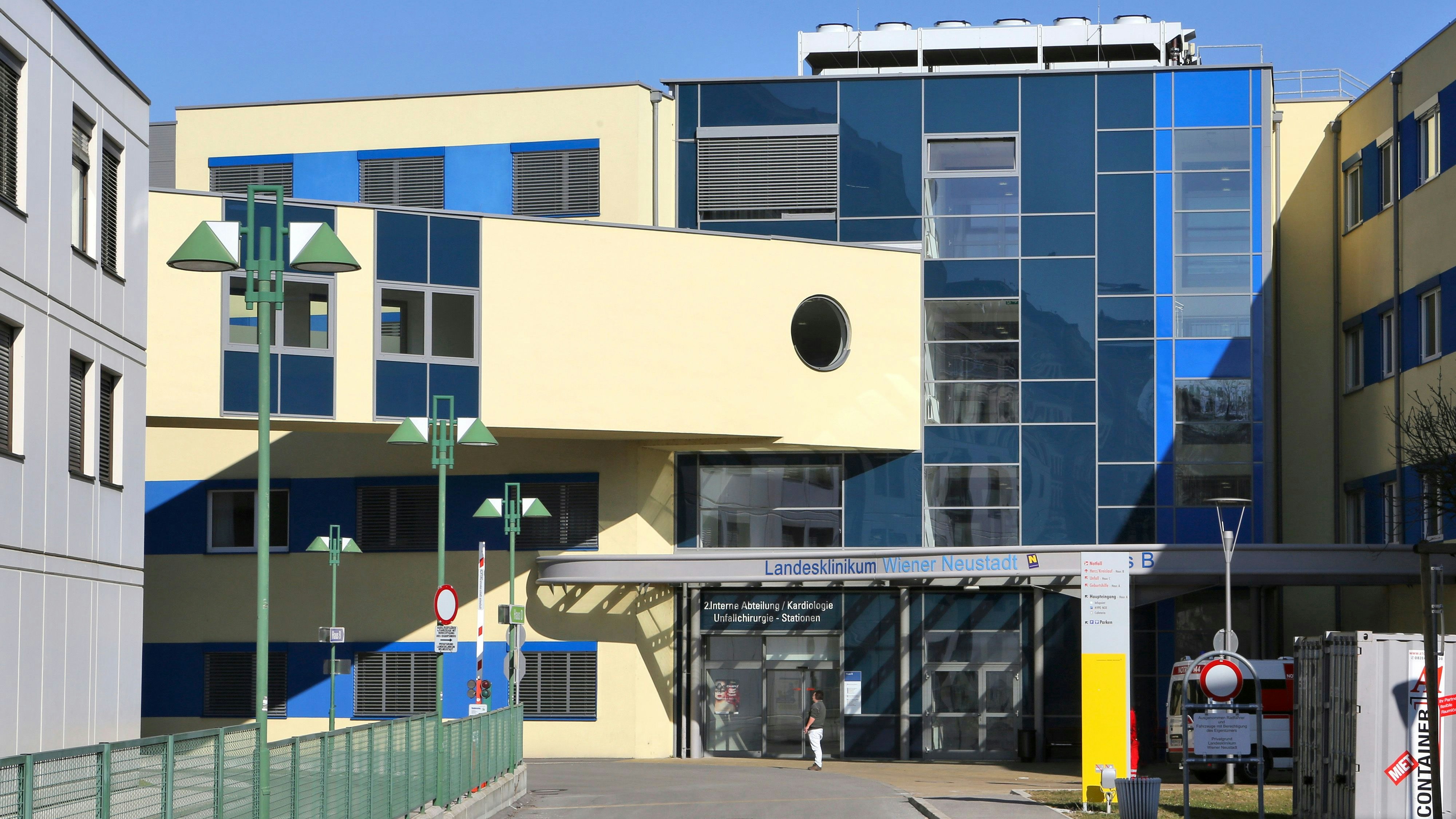 Der Bub wurde in das Landesklinikum Wiener Neustadt gebracht.