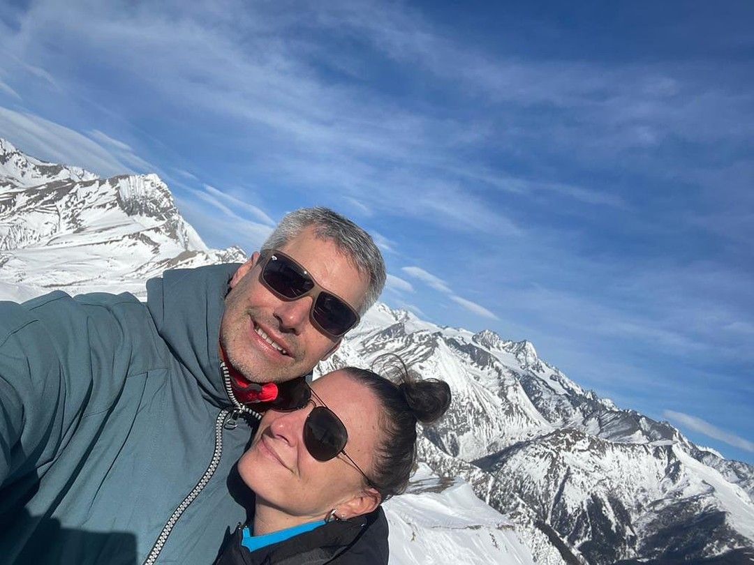 Bundeskanzler Karl Nehammer mit Ehefrau Katharina in den Osttiroler Bergen.