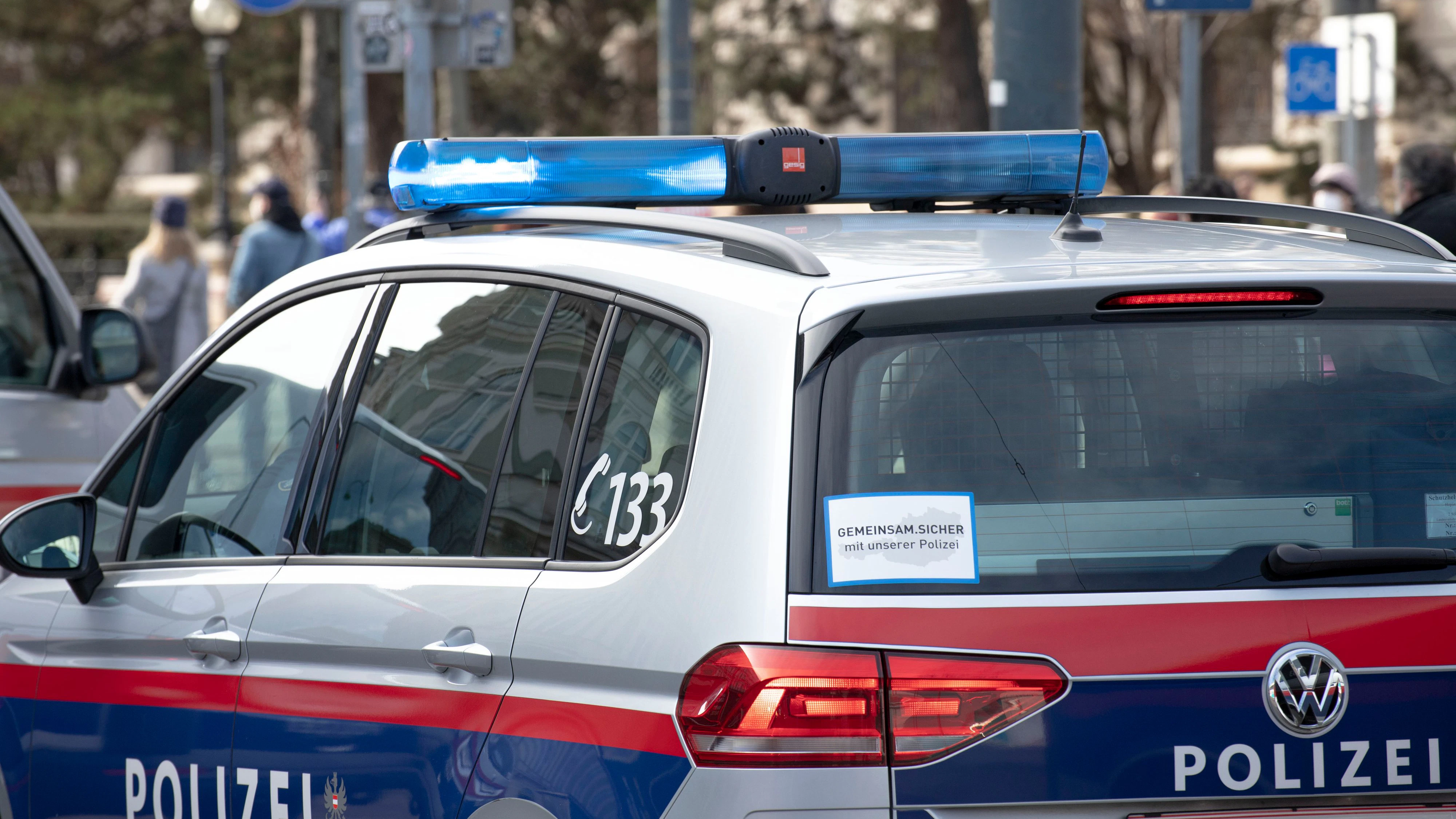 Wiener Polizei im Einsatz. Im Bild: Mehrere Fahrzeuge der Wiener Polizei befinden sich im Einsatz. (Symbolbild)