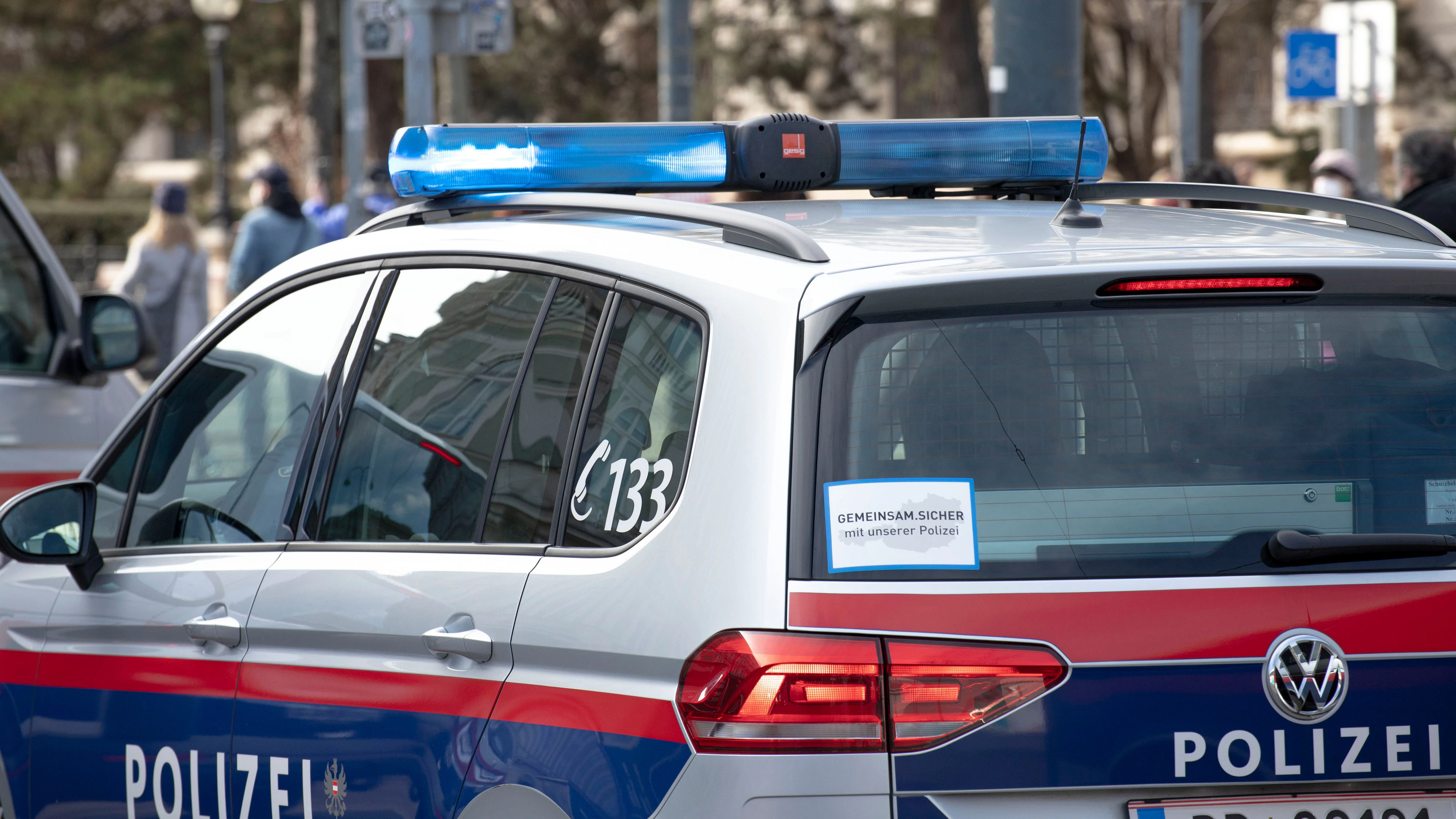 Wiener Polizei im Einsatz. Im Bild: Mehrere Fahrzeuge der Wiener Polizei befinden sich im Einsatz. (Symbolbild)
