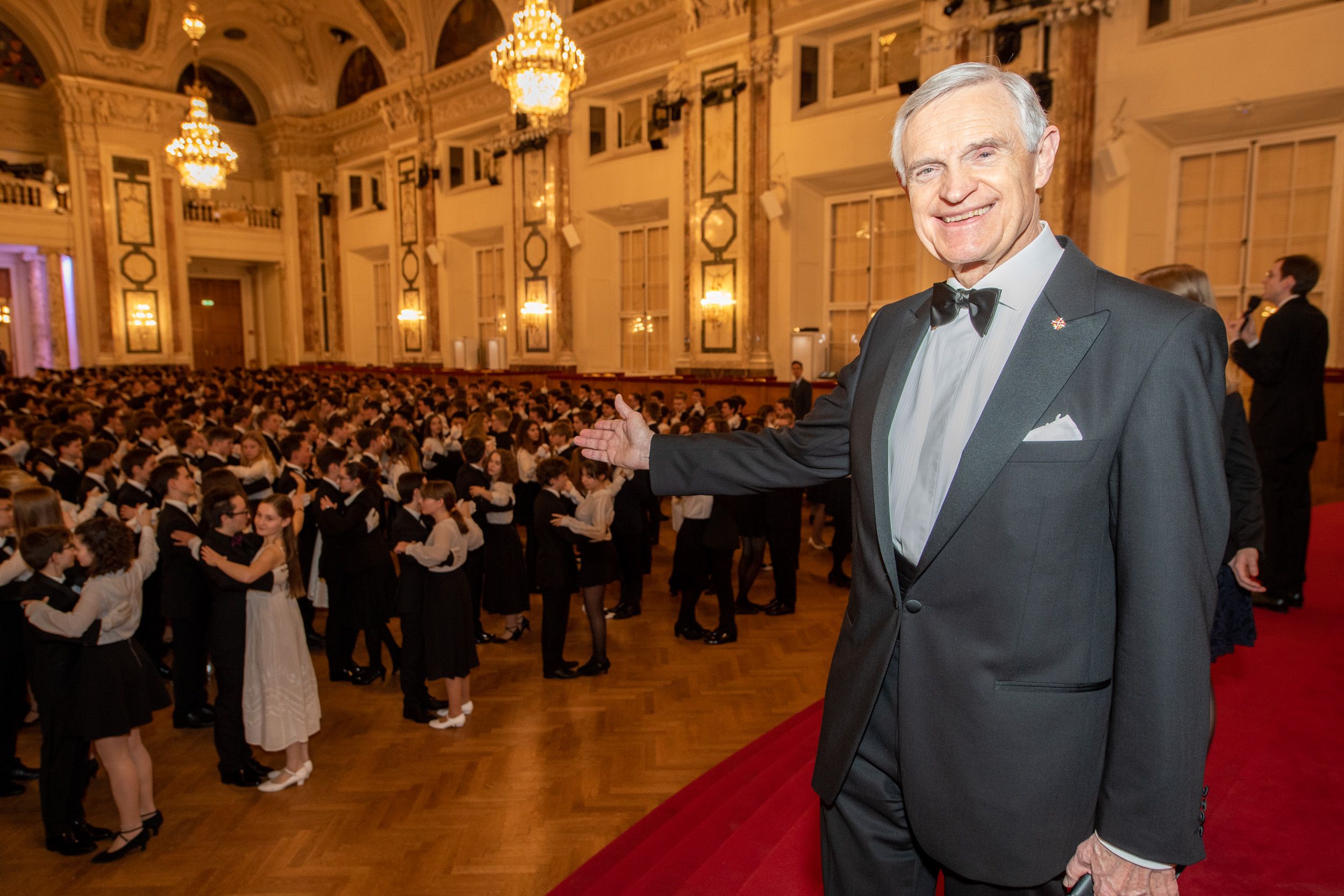 Thomas Schäfer-Elmayer freut sich, dass er ab kommenden Montag wieder alle Tanzkurse in seiner Schule anbieten darf. Auch für mehr als 50 Personen.