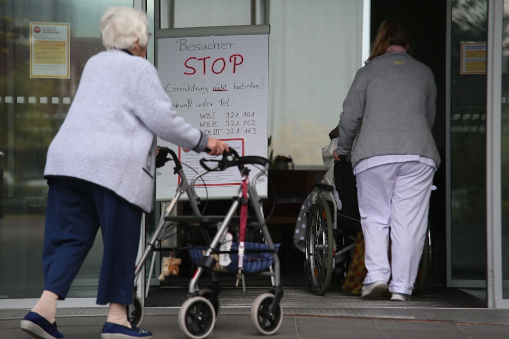 In den ersten beiden Corona-Jahren verzeichneten die Alten- und Pflegeheime rund ein Drittel aller Corona-Toten.&nbsp;