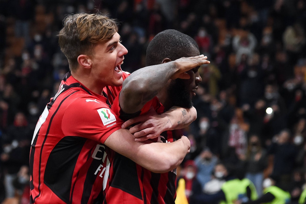 Milan jubelt gegen Lazio