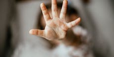 Buben-Gruppe vergewaltigt Mädchen (8) in Elternhaus