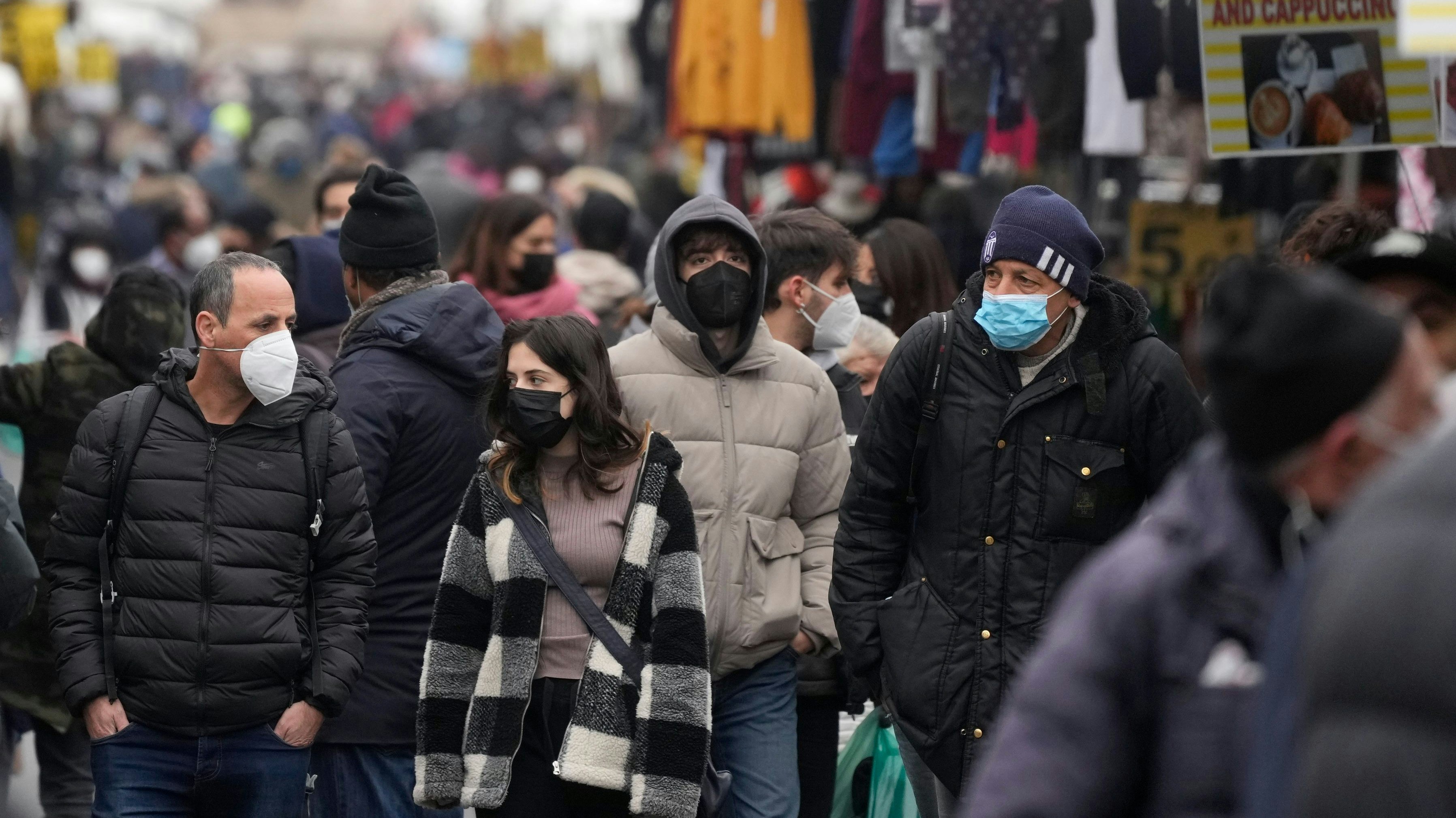 Italien kippt Maskenpflicht im Freien