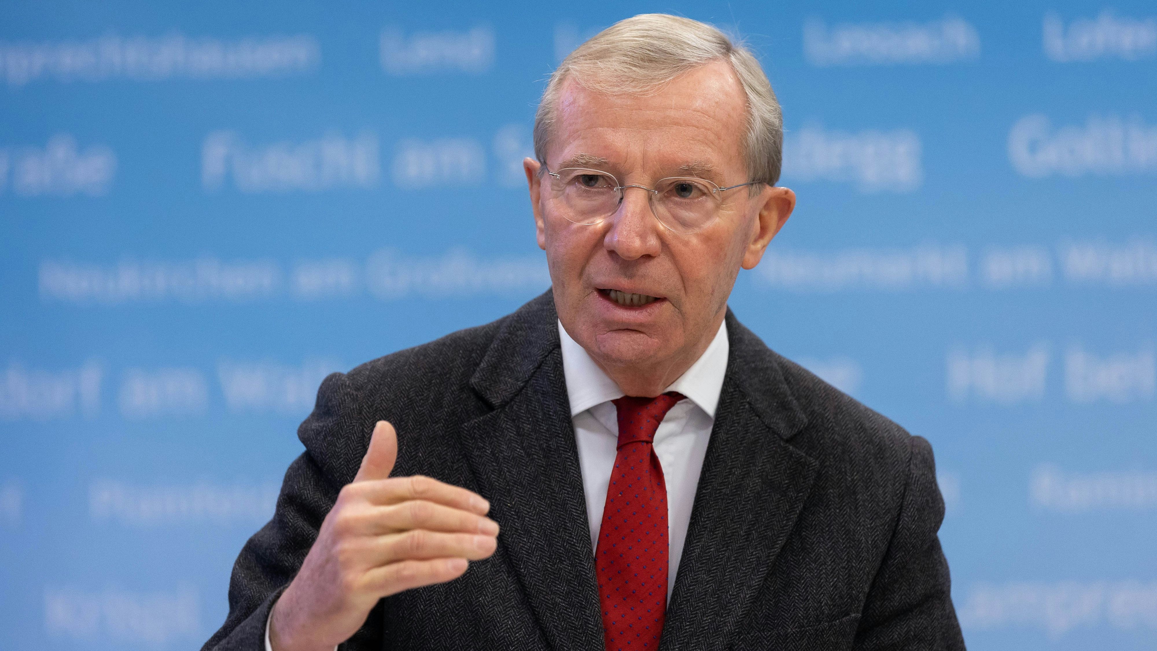 Wilfried Haslauer sieht die Verhältnismäßigkeit der Impfpflicht nicht mehr gegeben. 