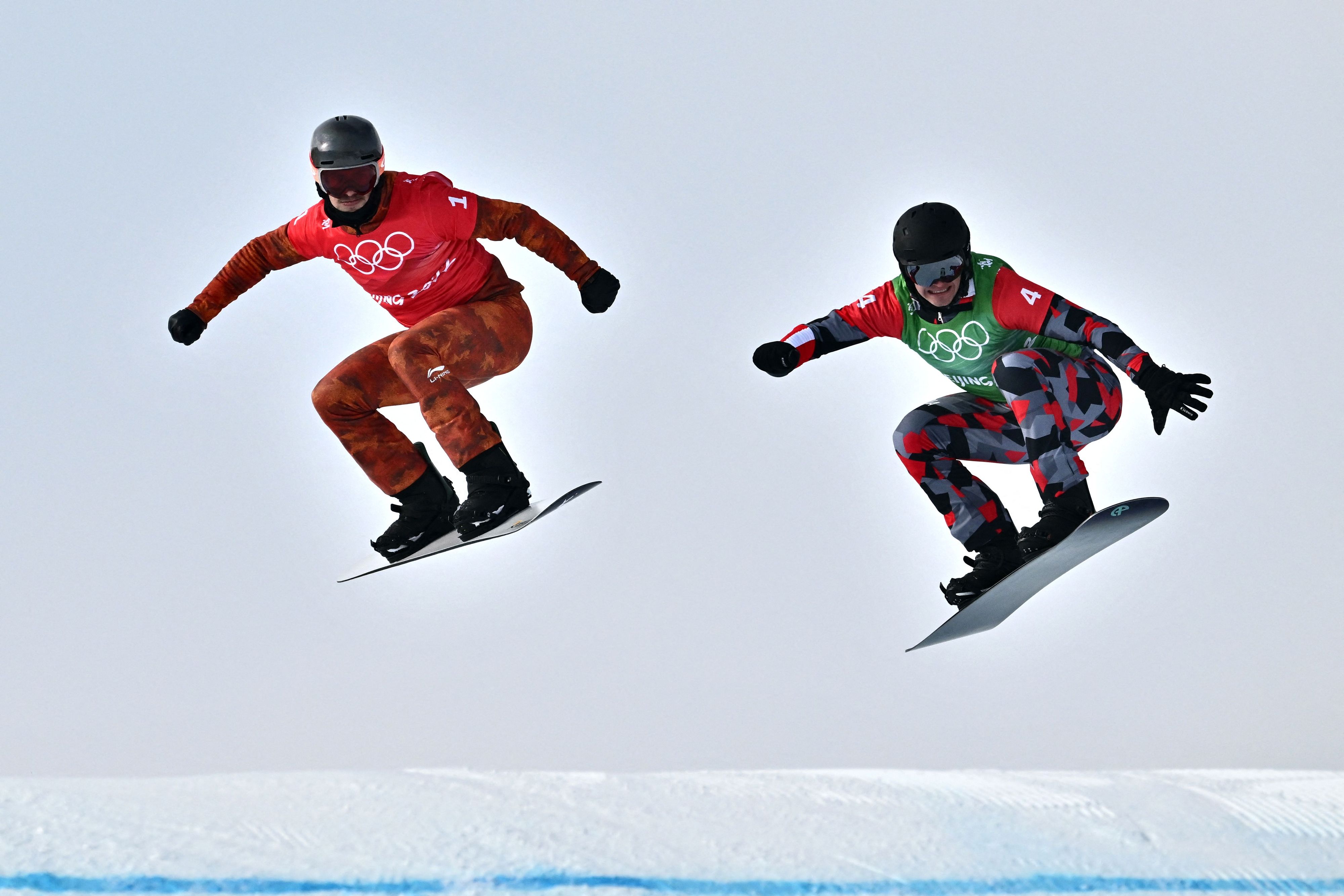Alessandro Hämmerle gewinnt den Snowboard Cross. 