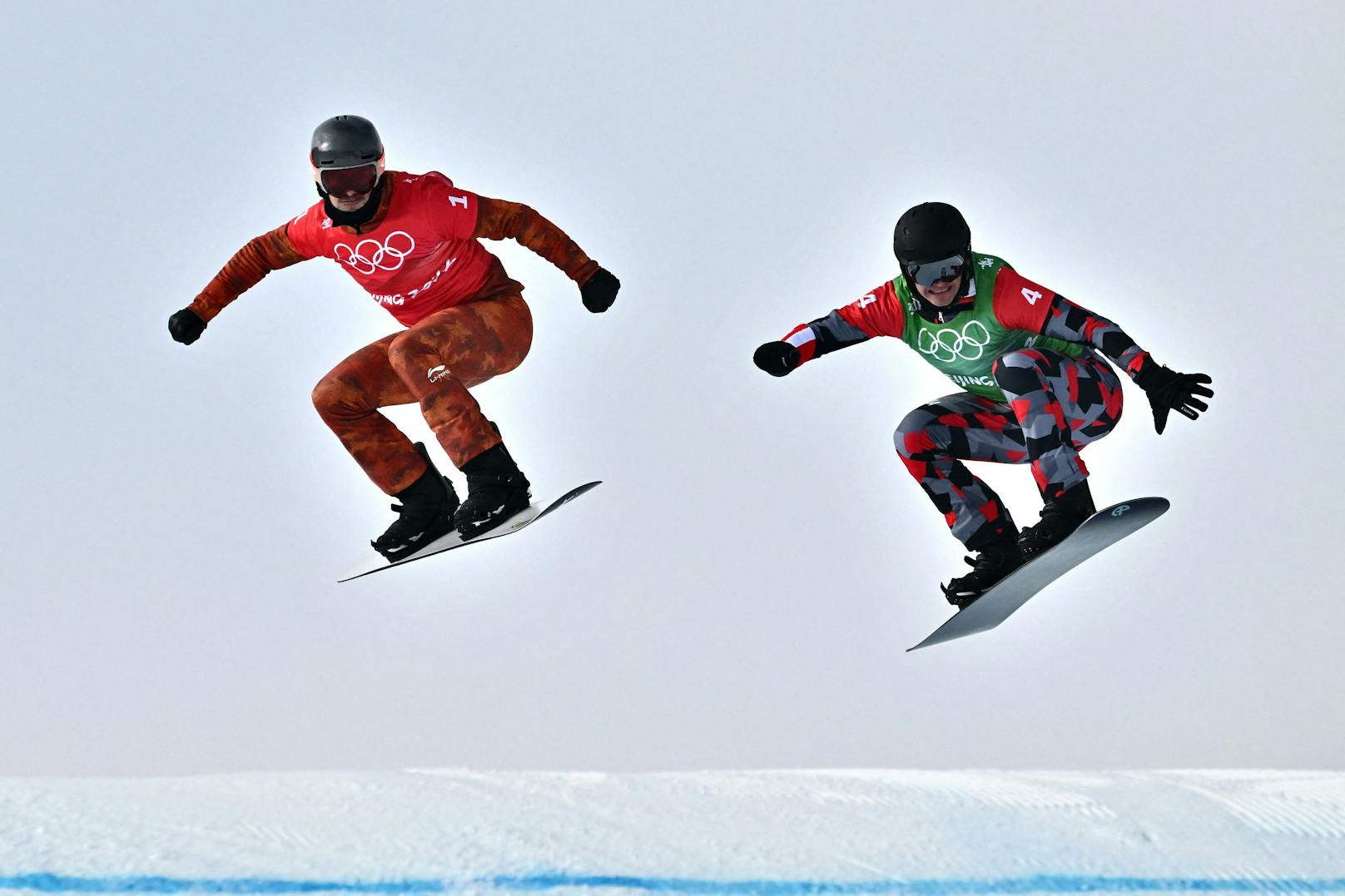 Alessandro Hämmerle gewinnt den Snowboard Cross. 