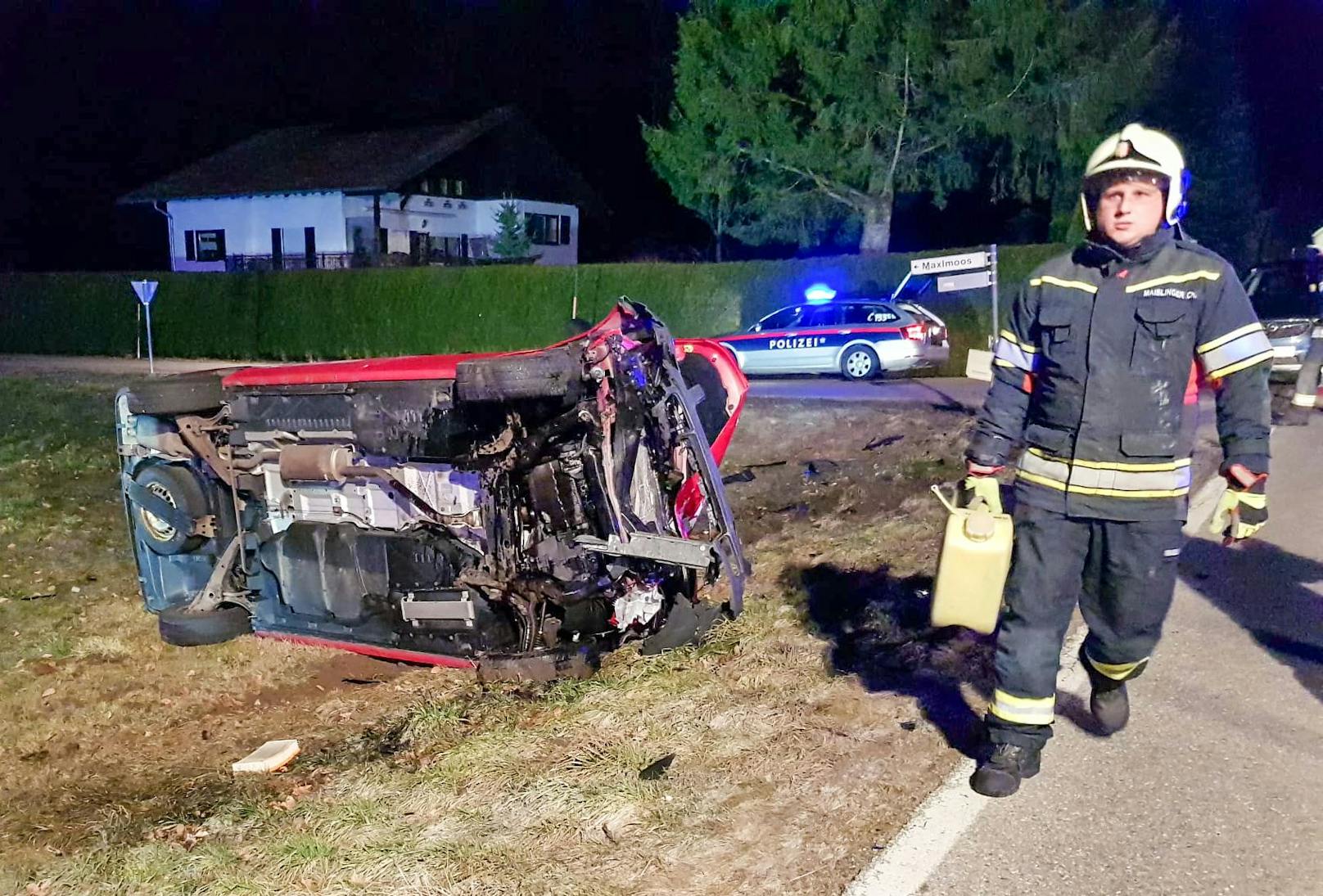 Lenker fährt in Kreuzung und macht dann großen Fehler