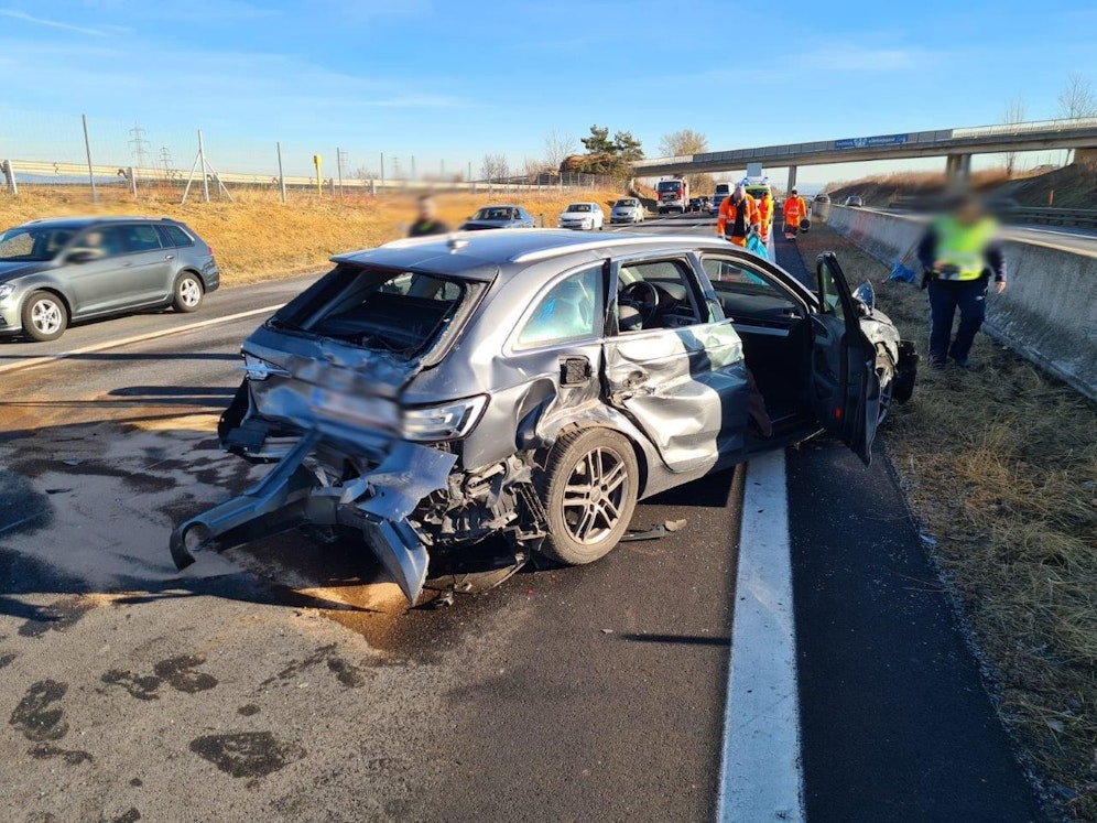 Schwerer Verkehrsunfall forderte drei Verletzte