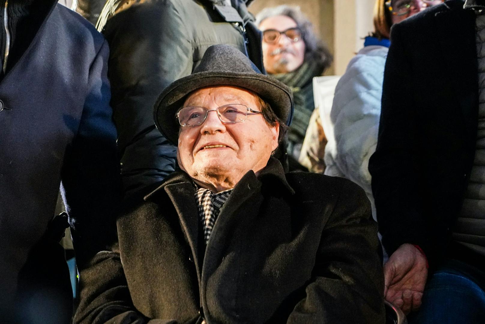 Der frühere Nobelpreisträger Luc Montagnier ist im Alter von 89 Jahren gestorben. Noch im Jänner war er Teilnehmer einer Anti-Corona-Demo in Mailand, Italien.