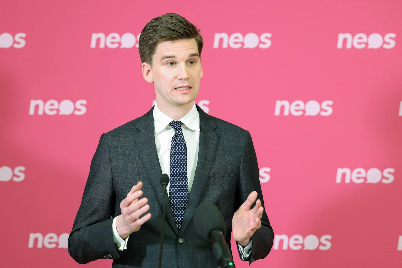 NEOS wollen Österreichs Korruptionsruf verbessern