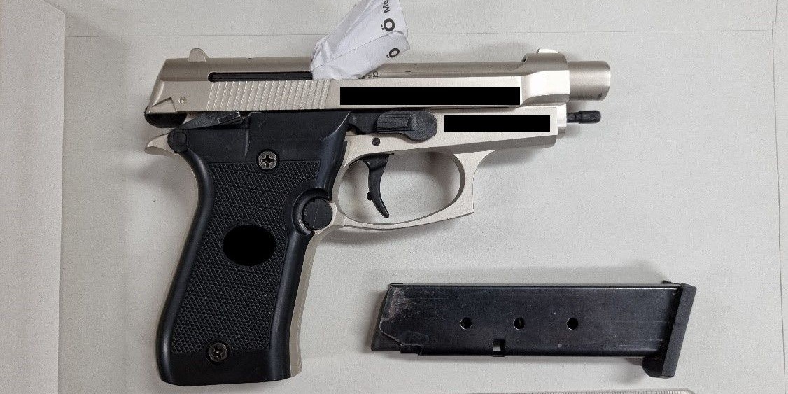 Mit dieser Pistole ballerte der 14-Jährige herum.