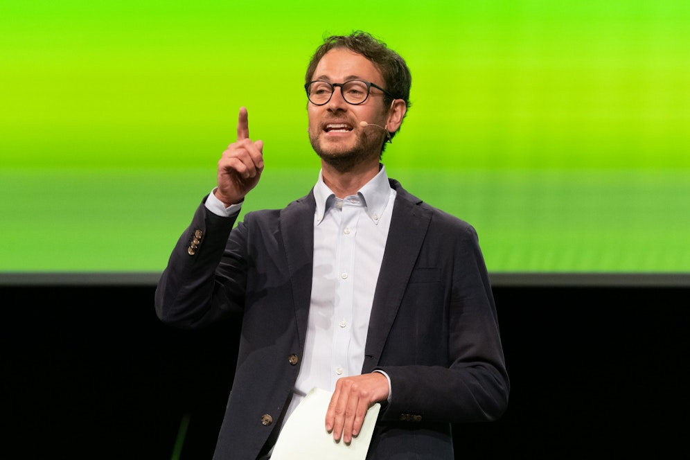 Daniel Zadra von den Grünen verabschiedet mit der ÖVP ein Transparenz-Paket. 
