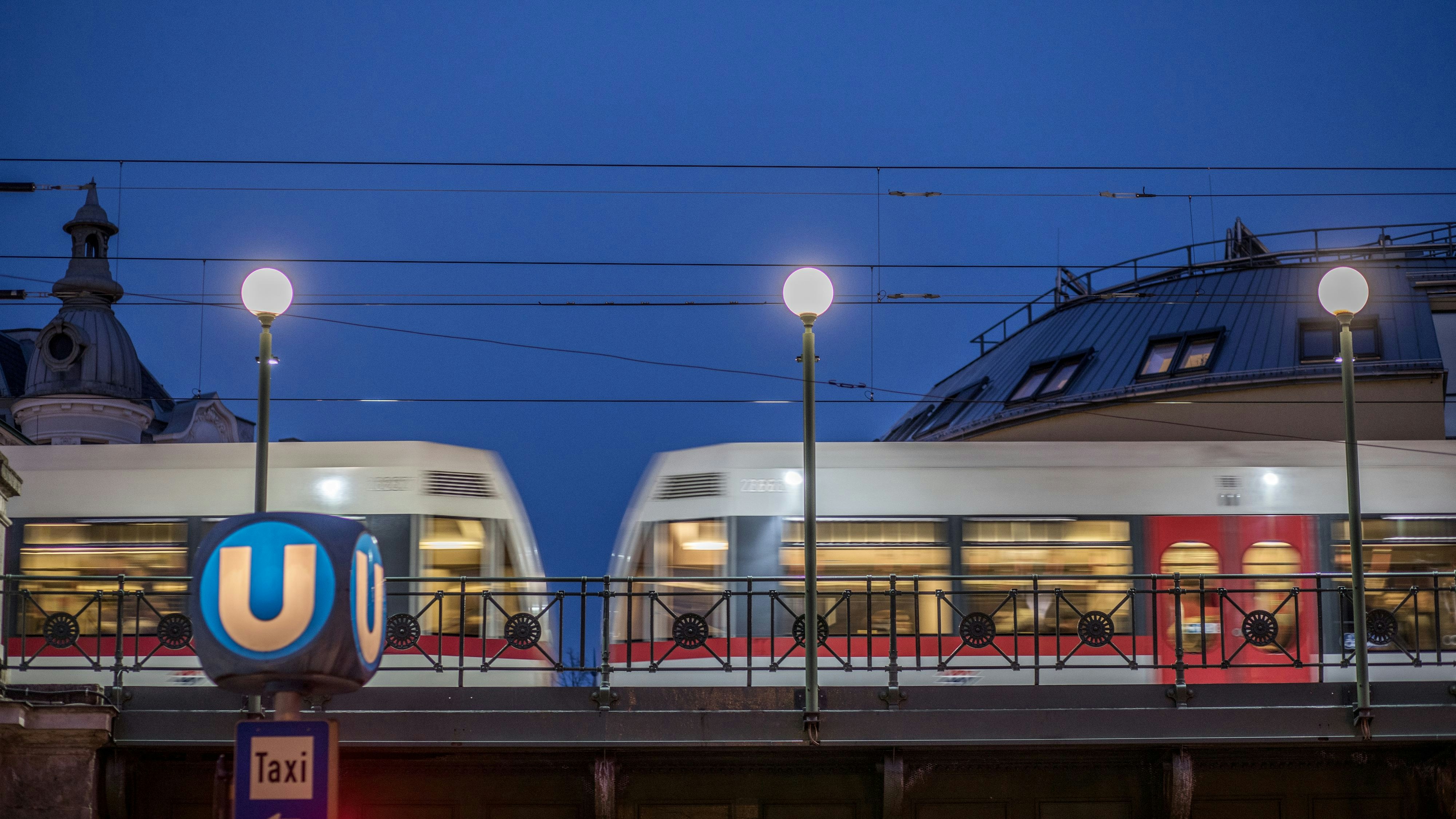 Ein Betrunkener rastete in der U-Bahn aus (Symbolbild).